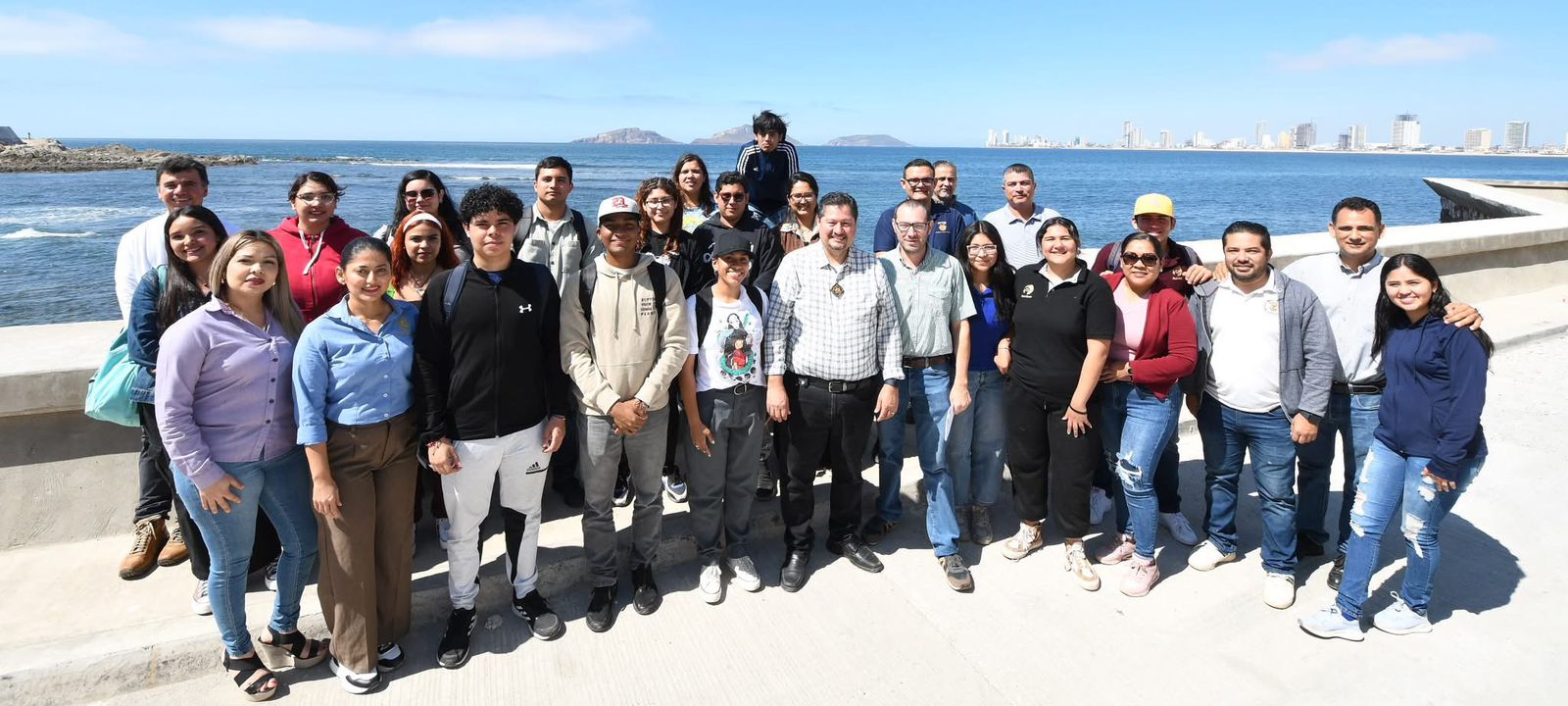 - Con motivo del convenio entre instituciones educativas, estudiantes de la Universidad del Sinú (UNISINÚ), inician su proceso de doble titulación en la Facultad de Ciencias del Mar (FACIMAR), de la Universidad Autónoma de Sinaloa (UAS).