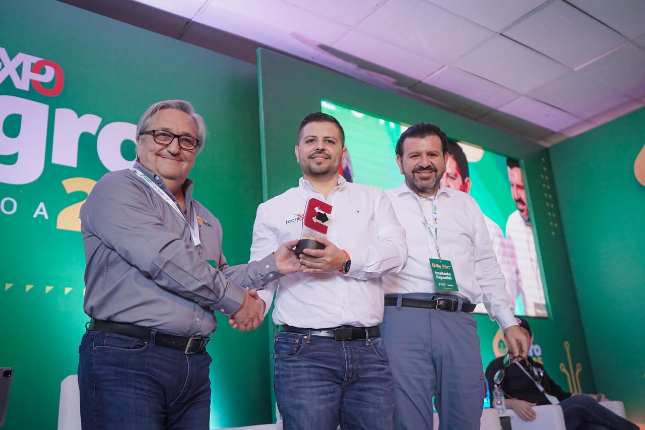 El fortalecimiento de la cultura exportadora en Sinaloa fue el eje central de la segunda edición del “Mentoring Exportador”, realizado en el marco de la Expo Agro. La Secretaría de Economía organizó este panel con la participación de empresarios sinaloenses que han logrado destacar en mercados internacionales, compartiendo sus experiencias y aprendizajes.