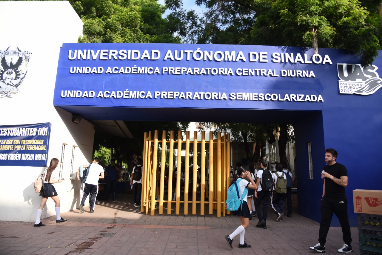 -	Dio inicio el Proceso de Preinscripción para el Ciclo Escolar 2025-2026 en la UAS; en las primeras tres horas se entregaron más de 7 mil fichas y se agotaron los espacios en las principales Preparatorias