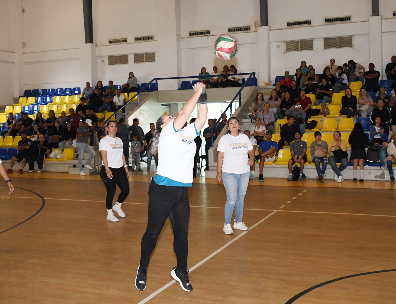 -	Fomentando la convivencia mediante el Deporte y la recreación, se realizaron los festejos del 52 aniversario de fundación del Sindicato Único de trabajadores de la Universidad Autónoma de Sinaloa (SUNTUAS), en su Sección de Administrativos e intendencia.