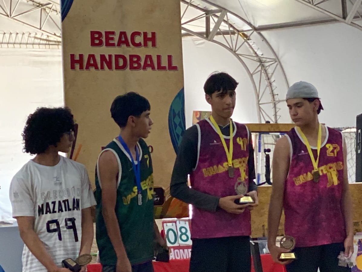 En medio del recorte del handball para la etapa estatal de los Juegos Nacionales Conade 2025, una gran y buena noticia llegó a la Selección Mazatlán antes de la competencia en Culiacán, con el llamado a Rodolfo Rivelino Fregoso Ramos a la concentración preselectiva nacional de la disciplina, en su modalidad de playa