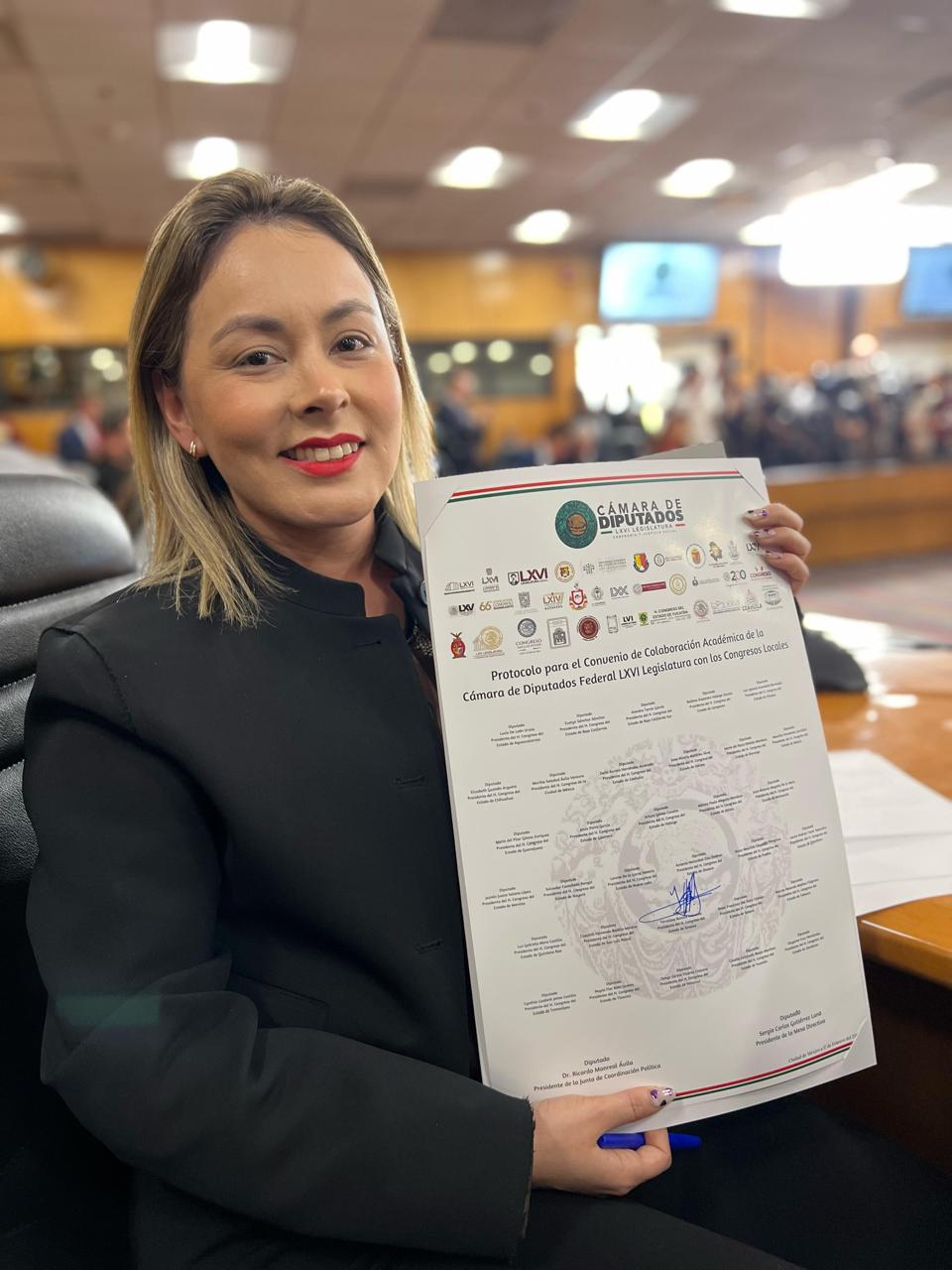 -	Legisladores y legisladoras de todo el país firman ‘Declaración conjunta en defensa de la soberanía nacional’.