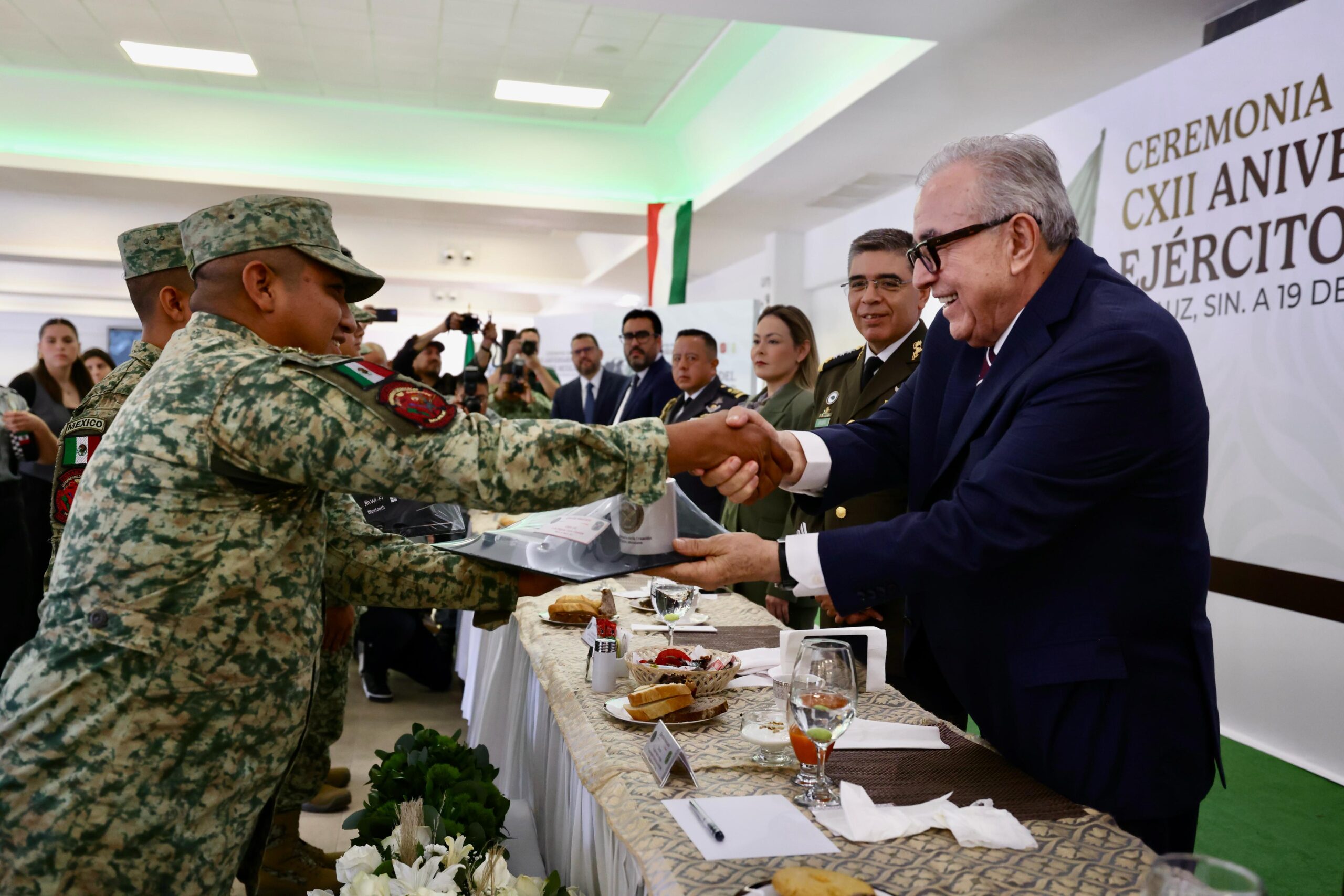 - Nuestro Ejército es modelo de lealtad, compromiso con la patria, y salvaguarda de la paz nacional: Rocha
- El Ejército Mexicano seguirá como sólido soporte para el desarrollo y seguridad del país: general Briseño