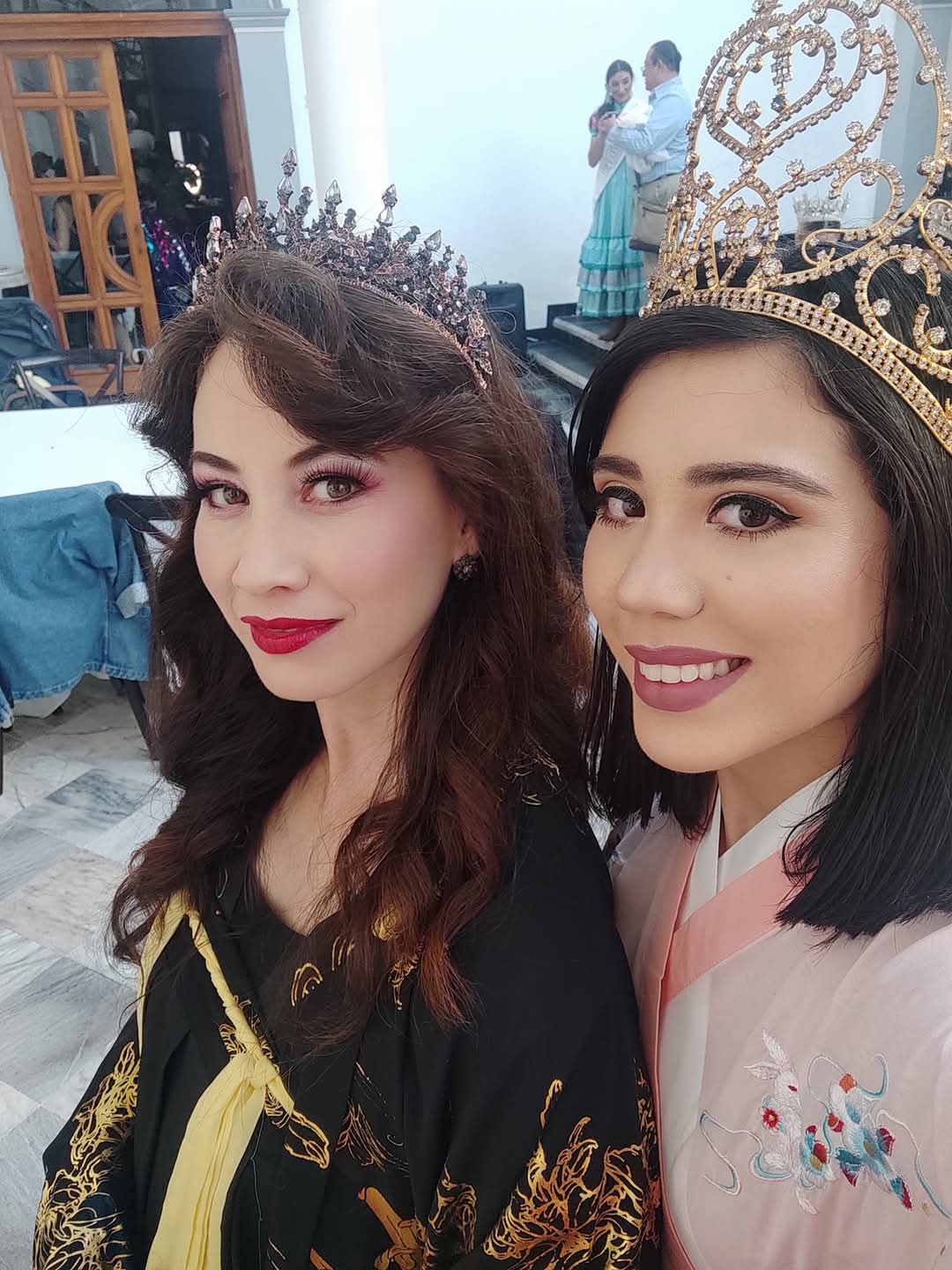 La Dinastía Chio es un ejemplo de la rica tradición y el orgullo que se vive en el Carnaval Internacional de Mazatlán. Su legado continúa vivo a través de las generaciones, y su contribución a la historia del carnaval es invaluable.