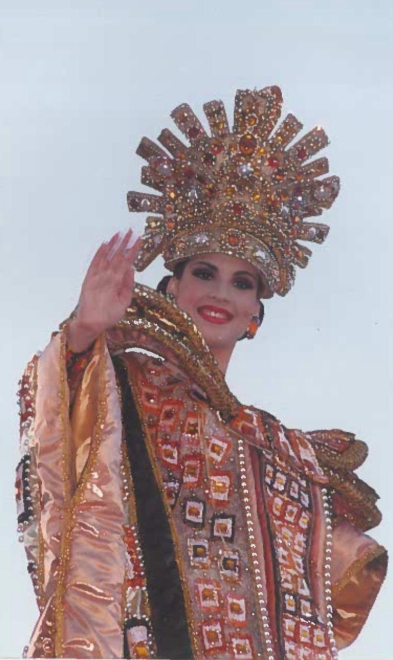 Con la misma ilusión y pasión que la llevaron a convertirse en la máxima soberana del Carnaval Internacional de Mazatlán 2000 “Carnaval del Milenio”, SGM Pamela Farriols López se prepara para recibir su homenaje por 25 años de reinado.