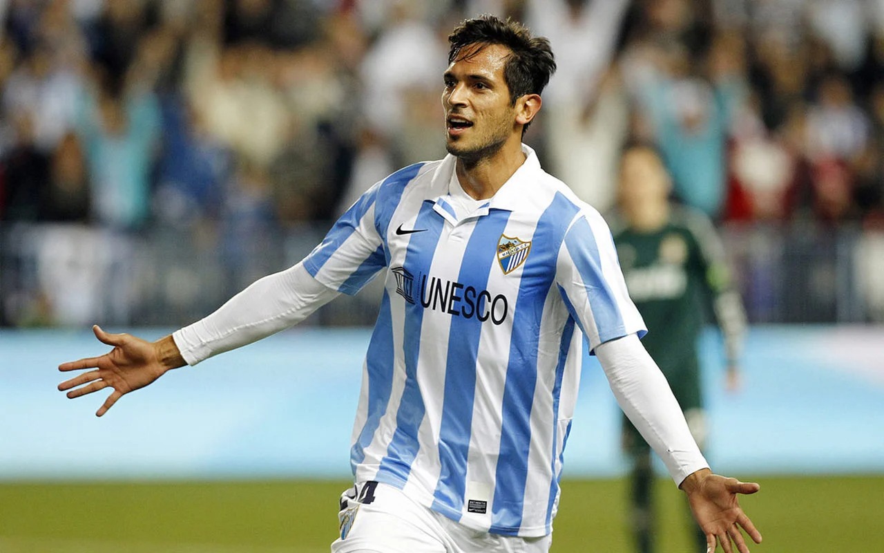 -	La Liga MX "mima" a sus extranjeros con exorbitantes contratos. Chicharito es el primer mexicano que figura entre los mejores pagados