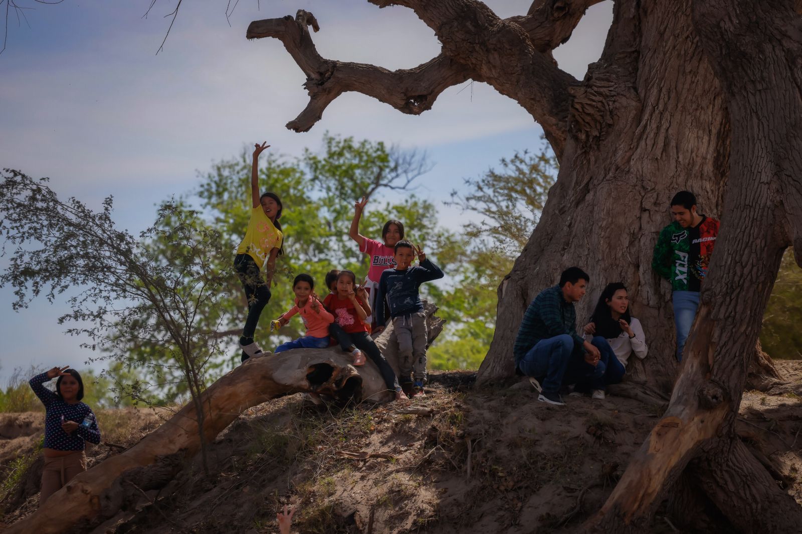 -	El mandatario sinaloense puso en marcha, con la participación de habitantes y representantes de organismos públicos, la primera de ocho jornadas de limpieza de ríos en Sinaloa