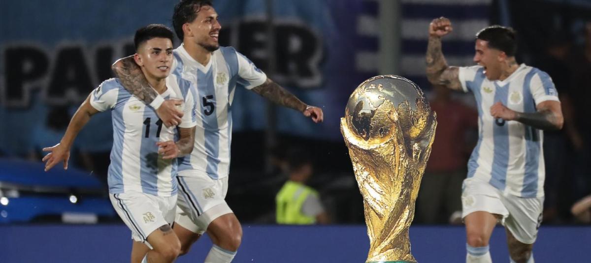 -	Argentina defenderá su título en el Mundial 2026 al calificarse a la justa mundialista para unirse a Japón, Nueva Zelanda e Irán, que también lograron su pase.
