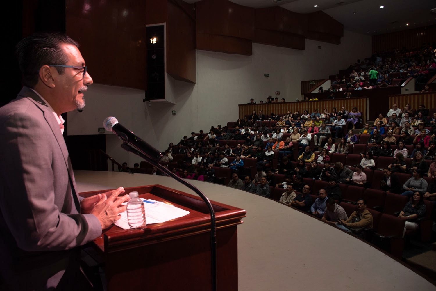 Con el objetivo de generar un espacio de reflexión y aprendizaje que impulse la autenticidad, el liderazgo y el bienestar de las mujeres, la Universidad Autónoma de Sinaloa (UAS), a través de la Unidad de Bienestar Universitario (UBU) que tiene a bien dirigir la doctora Sofía Angulo de Madueña, puso en marcha el ciclo de conferencias en conmemoración del Día Internacional de la Mujer.