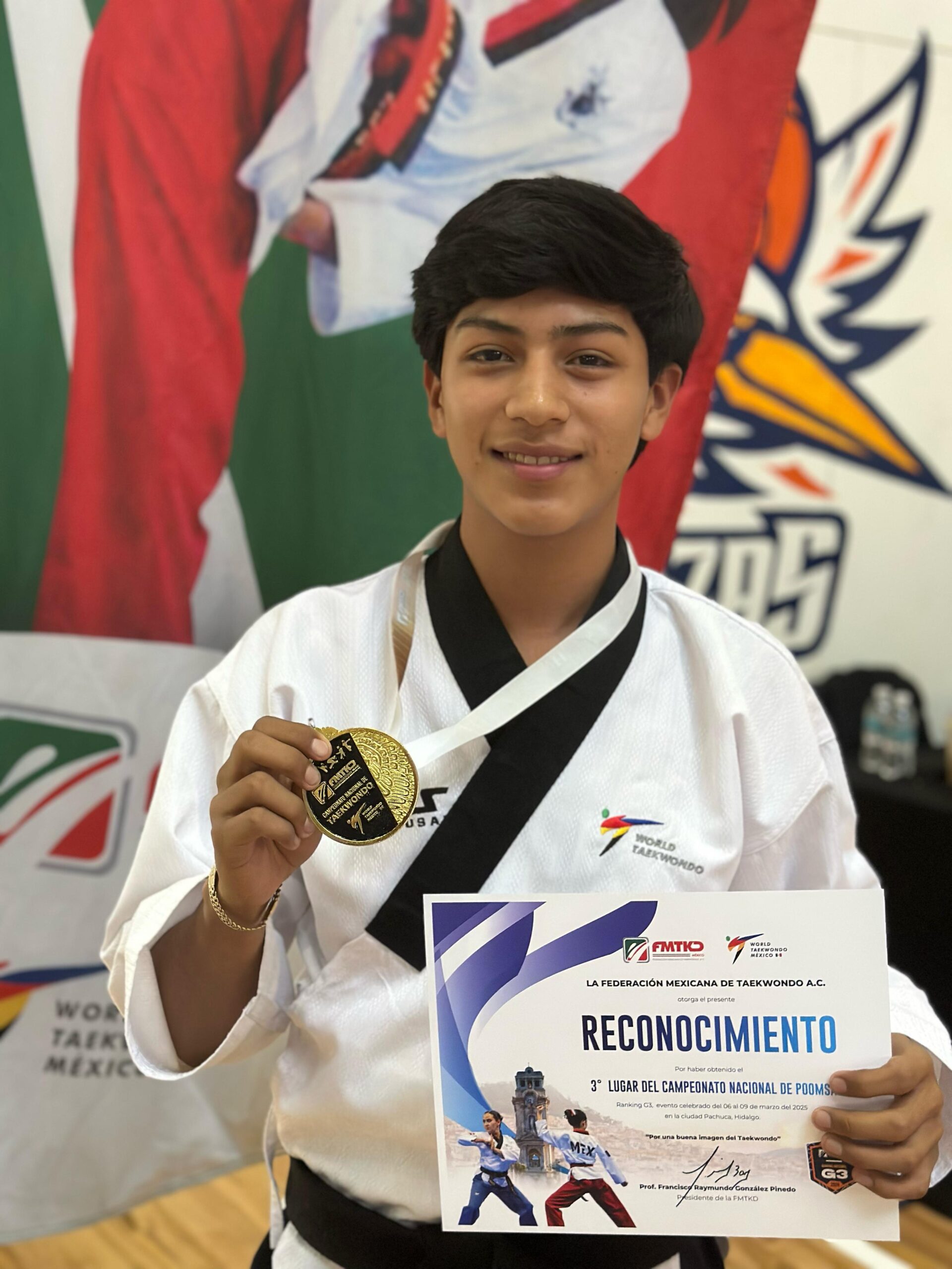 -	El mazatleco, Nery Alexander Frías Mozo, se mete al tercer lugar en el Campeonato Nacional de Poomsae, en la categoría Juvenil, con miras a regresar a la Selección Mexicana y previo a su participación en la etapa regional de Juegos Conade 