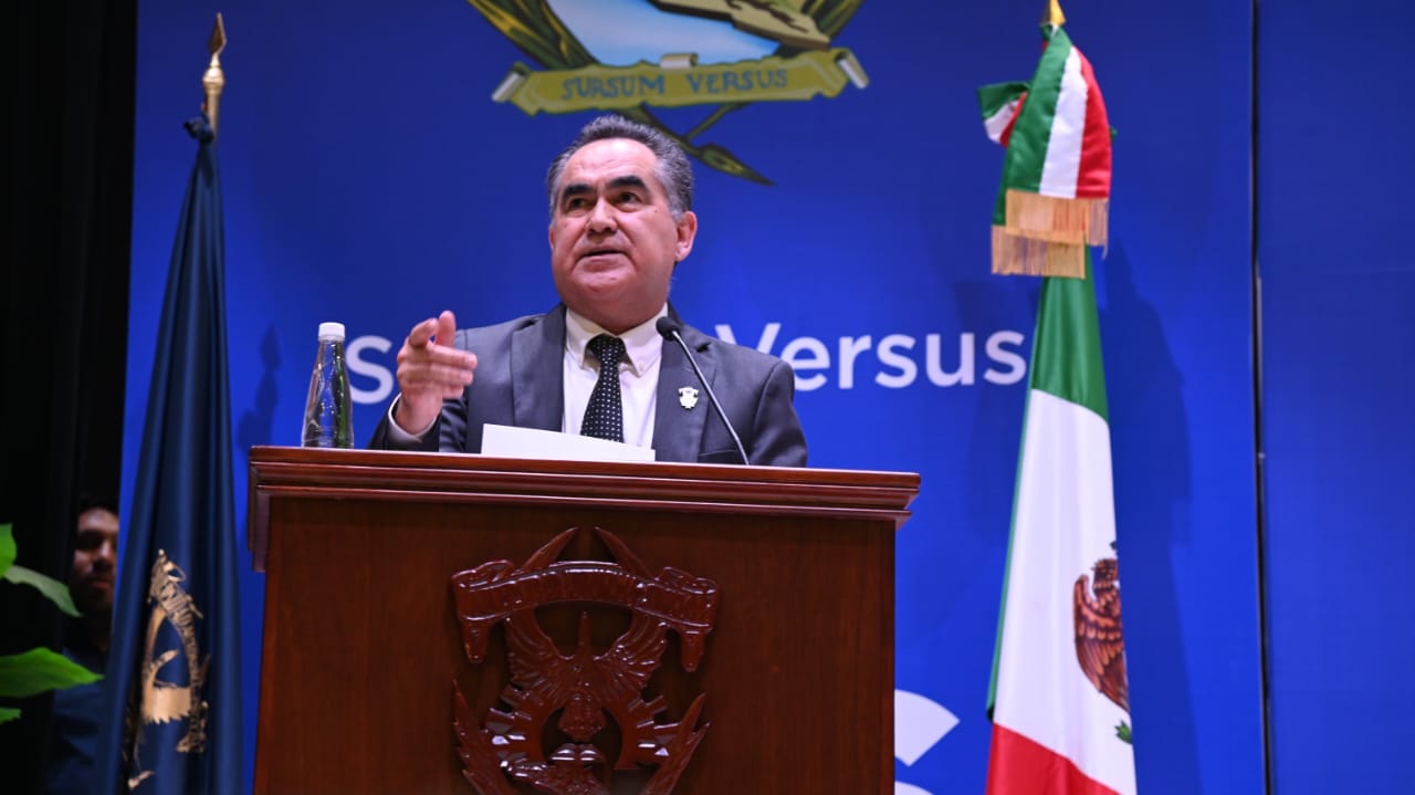 - La UAS se coloca en el tercer lugar general en el Ranking Mundial de Universidades 2025 México gracias al trabajo y esfuerzo de estudiantes, docentes e investigadores, señala el Rector Jesús Madueña