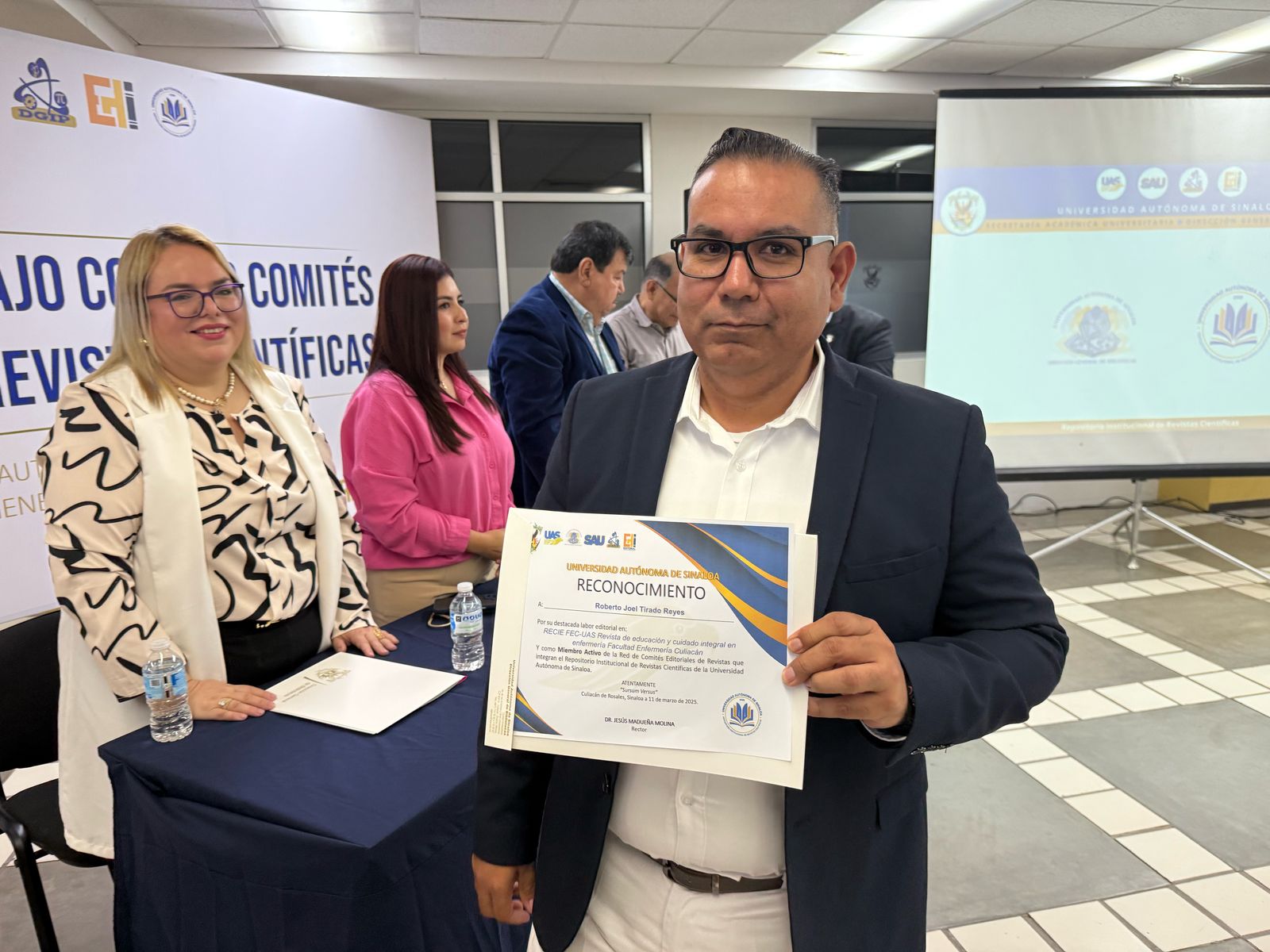 - Se reúnen autoridades universitarias con comités editoriales de revistas científicas de las UAS para analizar su alcance y presentar su catálogo