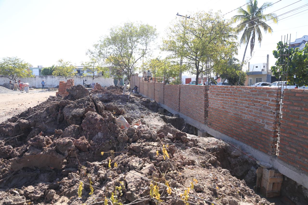 - Invertirá Estrella Palacios en infraestructura educativa por el bienestar de niños y jóvenes mazatlecos
- Se renovarán siete escuelas, tres de ellas ubicadas en comunidades rurales y cuatro en áreas urbanas