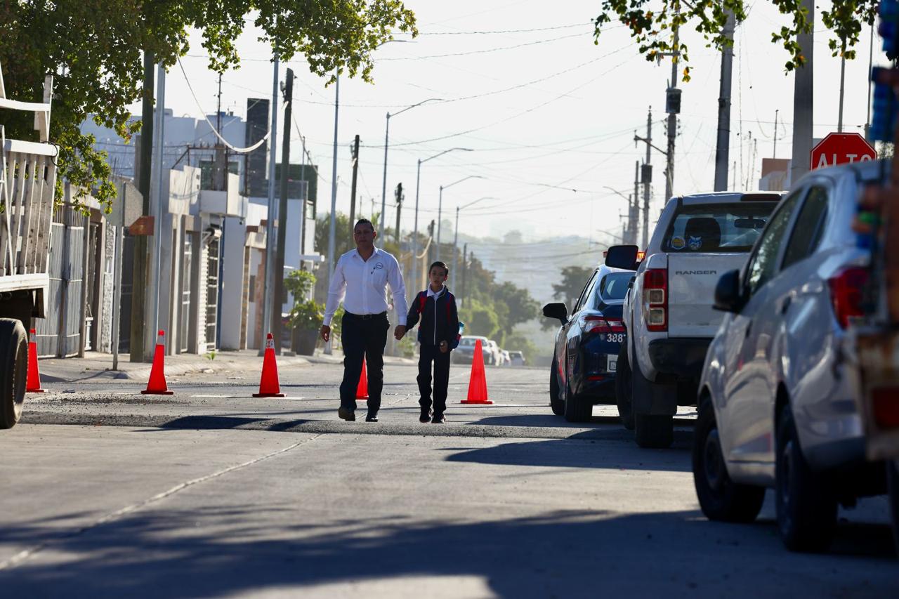 "Mejoramos condiciones de movilidad para alumnos y ciudadanos": Gobernador Rocha, al entregar calles en Barrancos