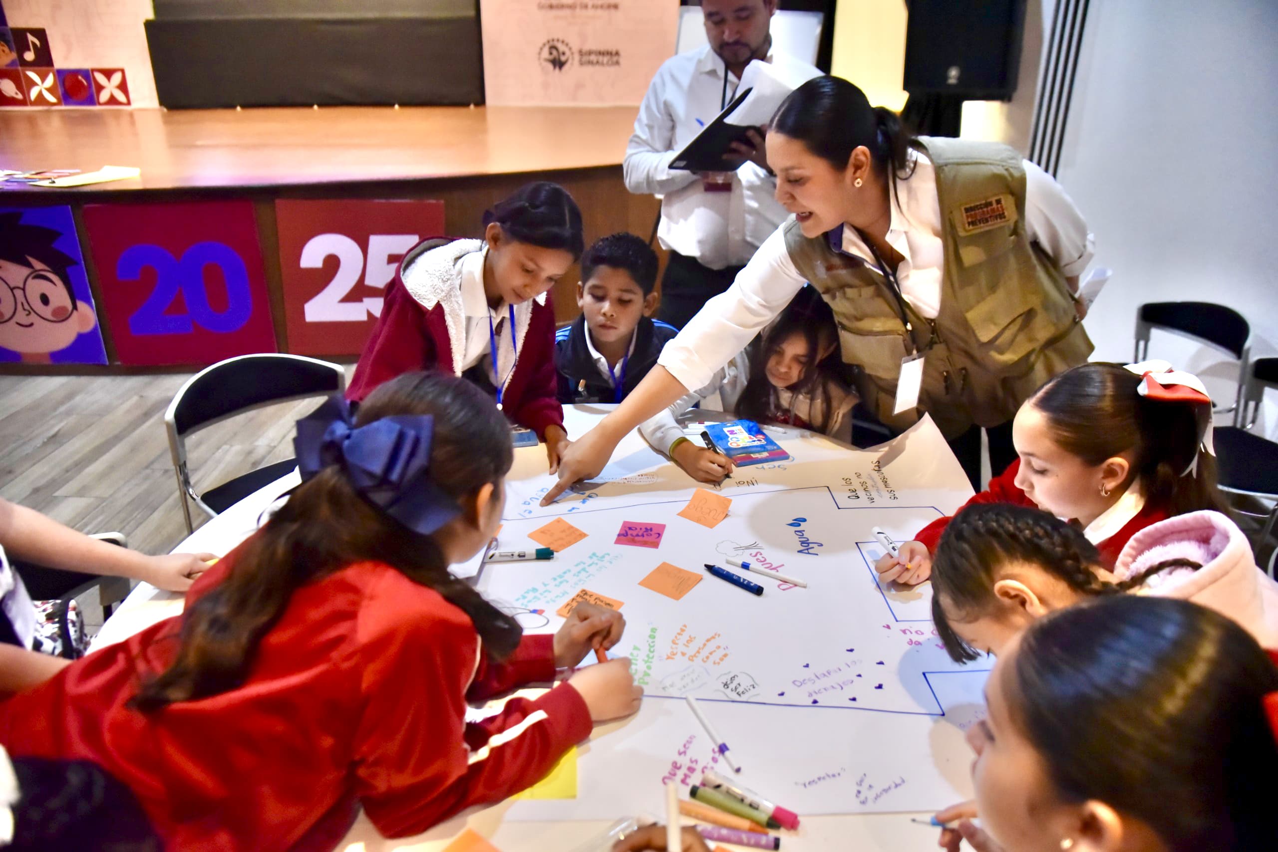 Este Foro es un espacio de intercambio de ideas y propuestas, que busca delimitar líneas de acción para el bienestar de niñas, niños y adolescentes de Sinaloa.

•	Estas propuestas serán las bases para elaborar políticas públicas que se integren al Plan Nacional y Estatal de Protección Integral de Niñas, Niños y Adolescentes.
