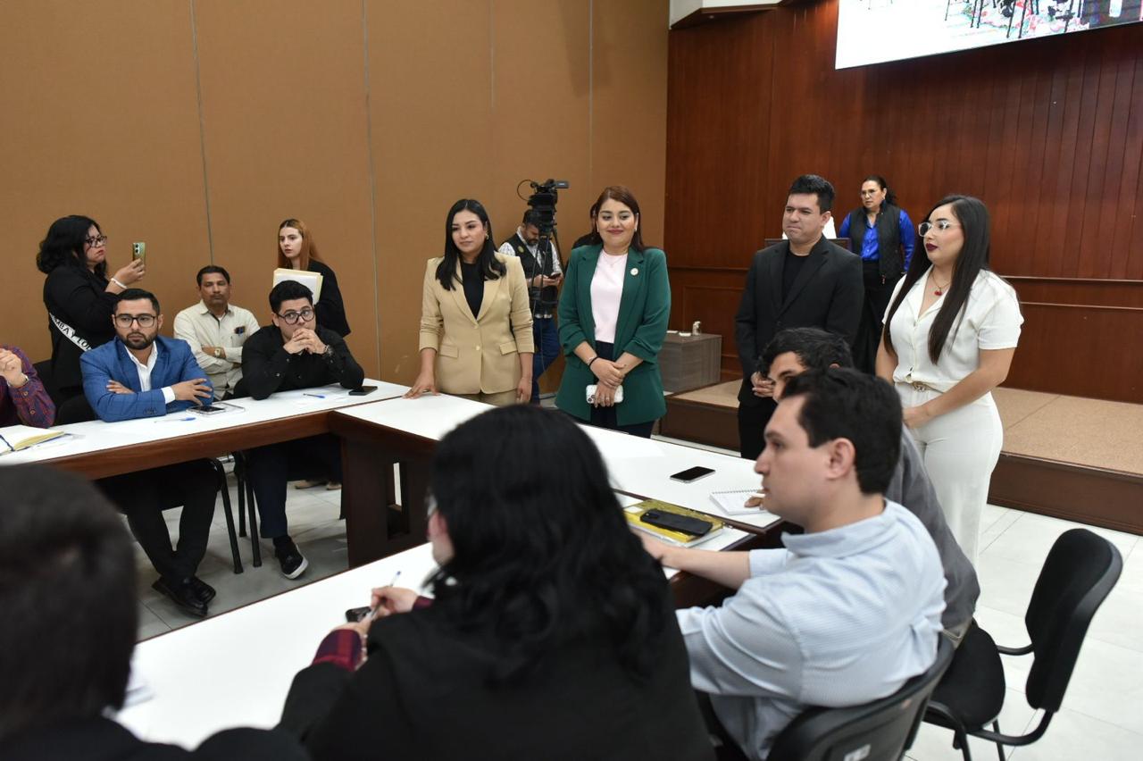 La Comisión de La Juventud, Cultura Física y Deporte, del Congreso del Estado, el Instituto Sinaloense de la Juventud y representantes juveniles de los distintos partidos políticos en Sinaloa firmaron el “Pacto de la Construcción de Paz”, con el que se busca generar, promover y garantizar una sociedad de bienestar para la juventud.