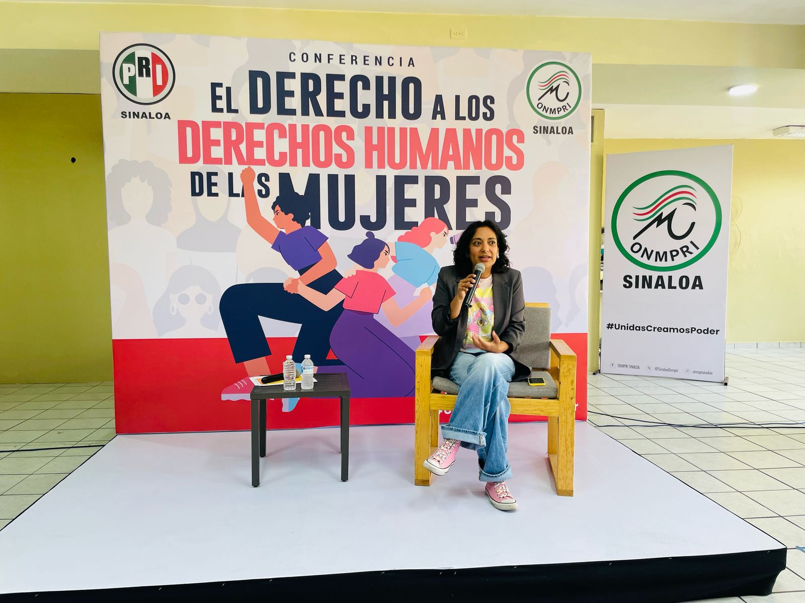 - Llevan a cabo el PRI y ONMPRI Sinaloa, conferencia “El derecho a los derechos humanos de las mujeres”, impartida por Carol Hernández.