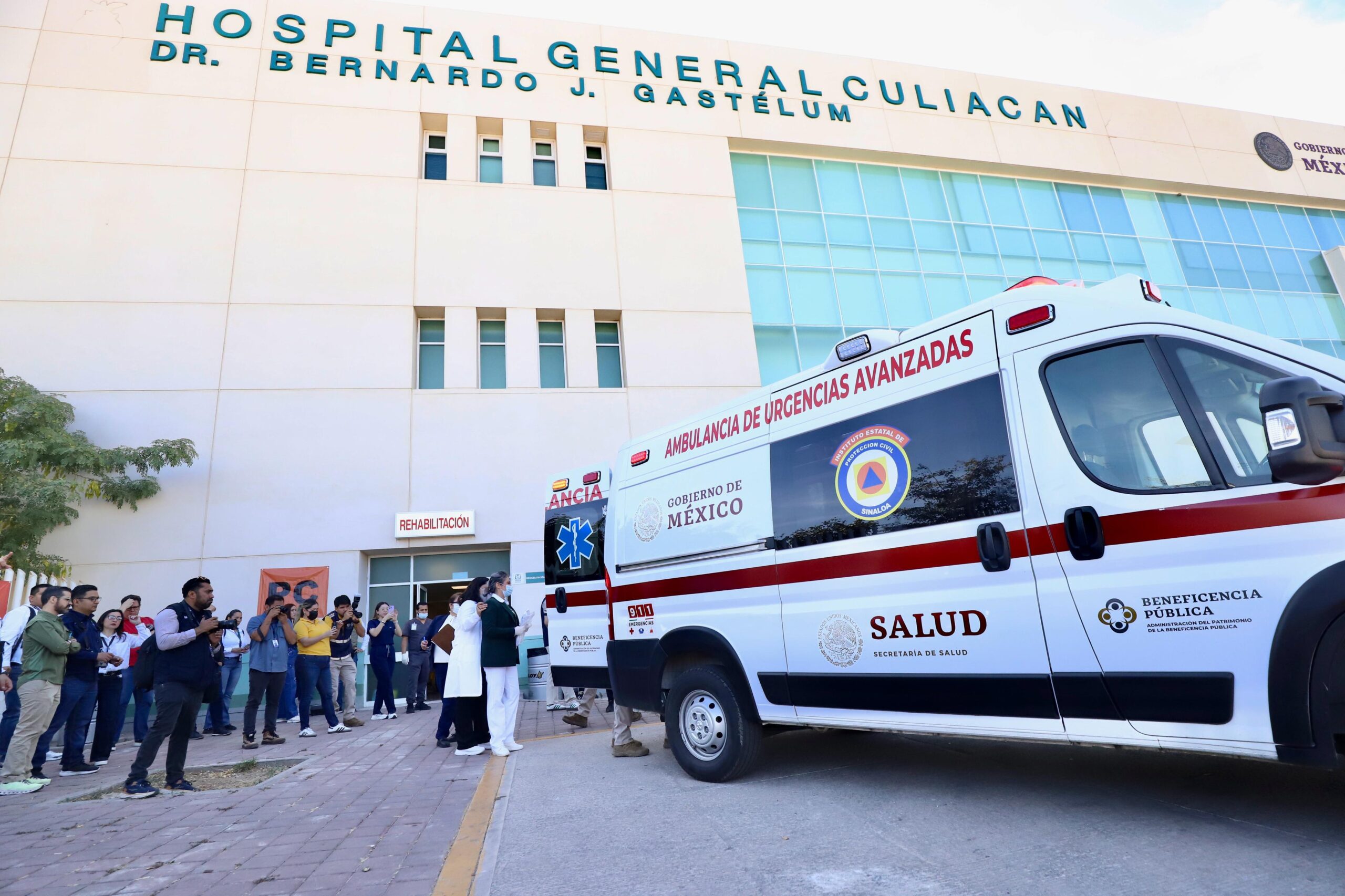 - La salud es un pilar en constante fortalecimiento en Sinaloa: Gobernador Rubén Rocha Moya
Con la transferencia de pacientes, entra hoy en operaciones el nuevo Hospital General de Culiacán.