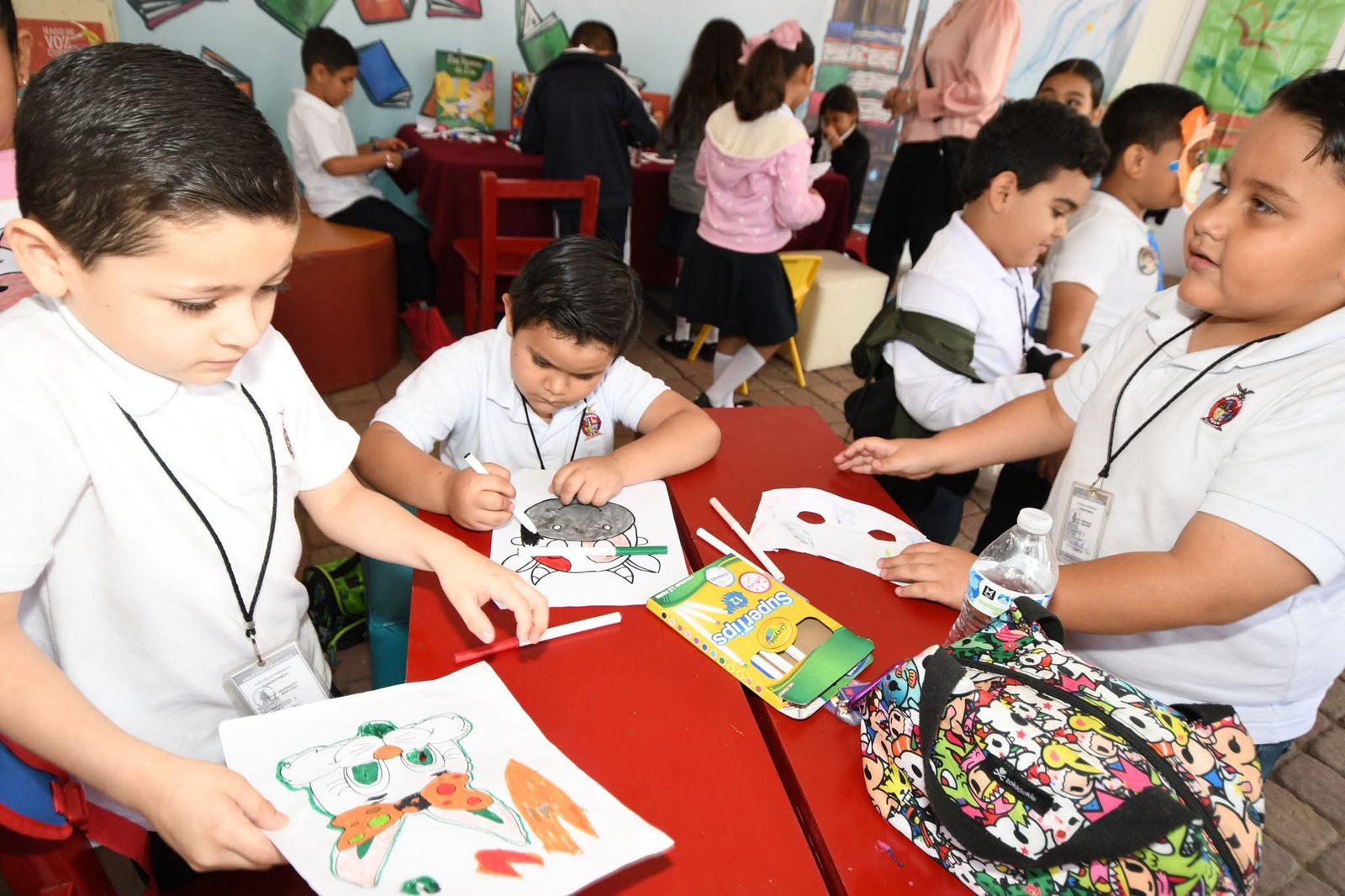 -	Como cada año, el plus de la Feria del Libro de la Universidad Autónoma de Sinaloa (FELIUAS) edición 2025, sigue siendo el área infantil, en este sentido los talleres siempre son elegidos con gusto por parte de la sociedad sinaloense.