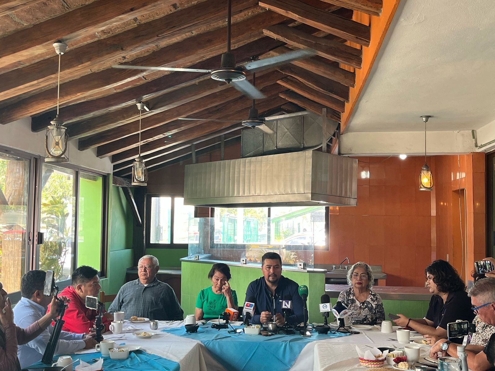 - Mazatlán requiere un plan de acción que atienda la problemática municipal de manera ordenada, con visión de corto mediano y largo plazo, consideró el dirigente del PAN, Evaristo Corrales Macías.