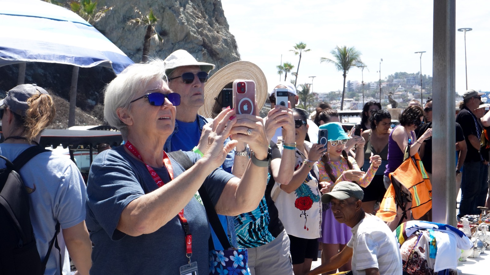 -	Con la llegada del Koningsdam, el Norwegian Bliss y el Carnival Panorama, el puerto suma 14 arribos de embarcaciones turísticas en el mes de marzo