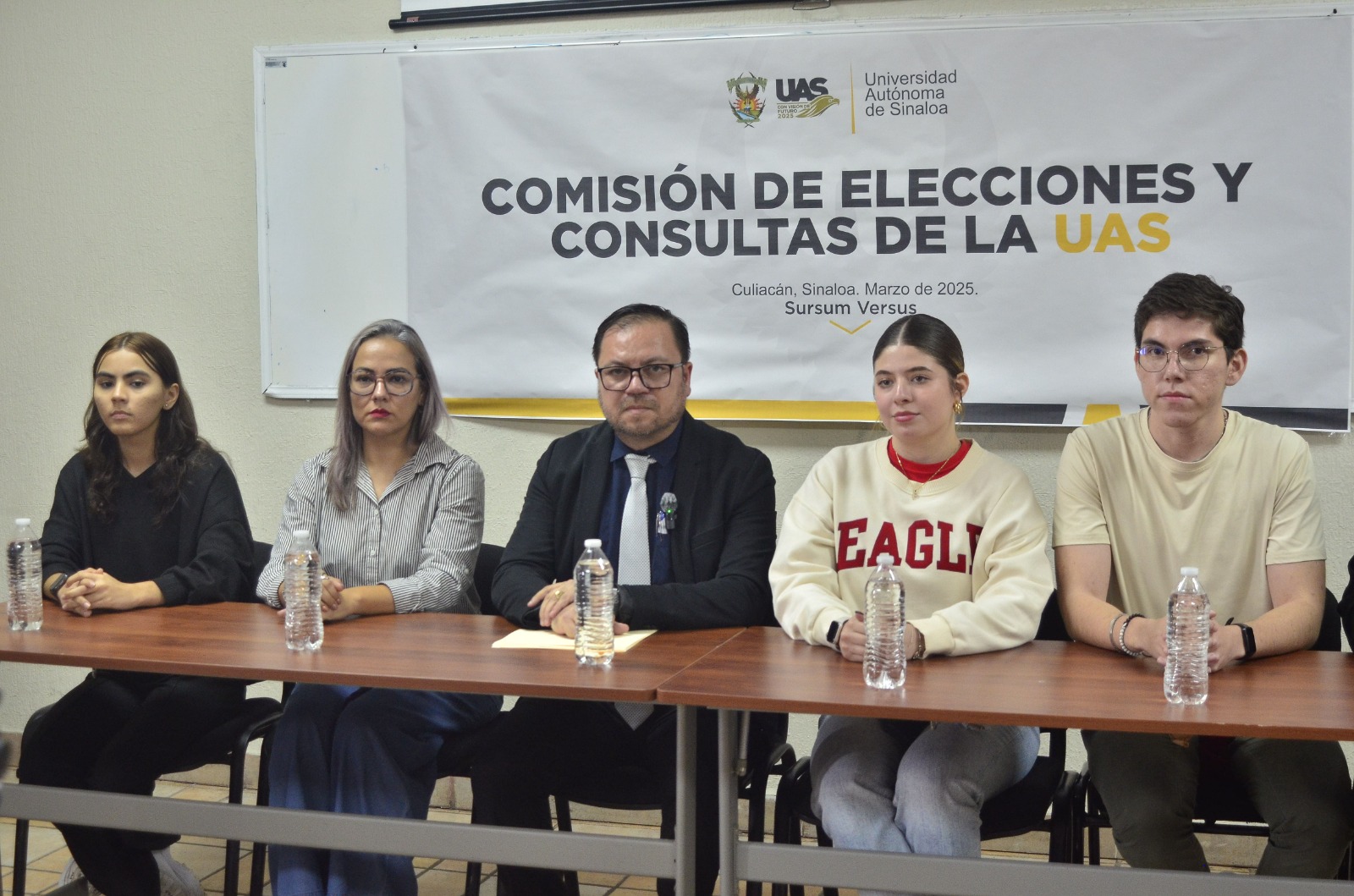 -	Solo dos de cuatro postulantes que solicitaron su registro para contender en la elección de la persona Titular de la Rectoría de la UAS cumplieron con lo establecido, informó la Comisión de Elecciones y Consultas
