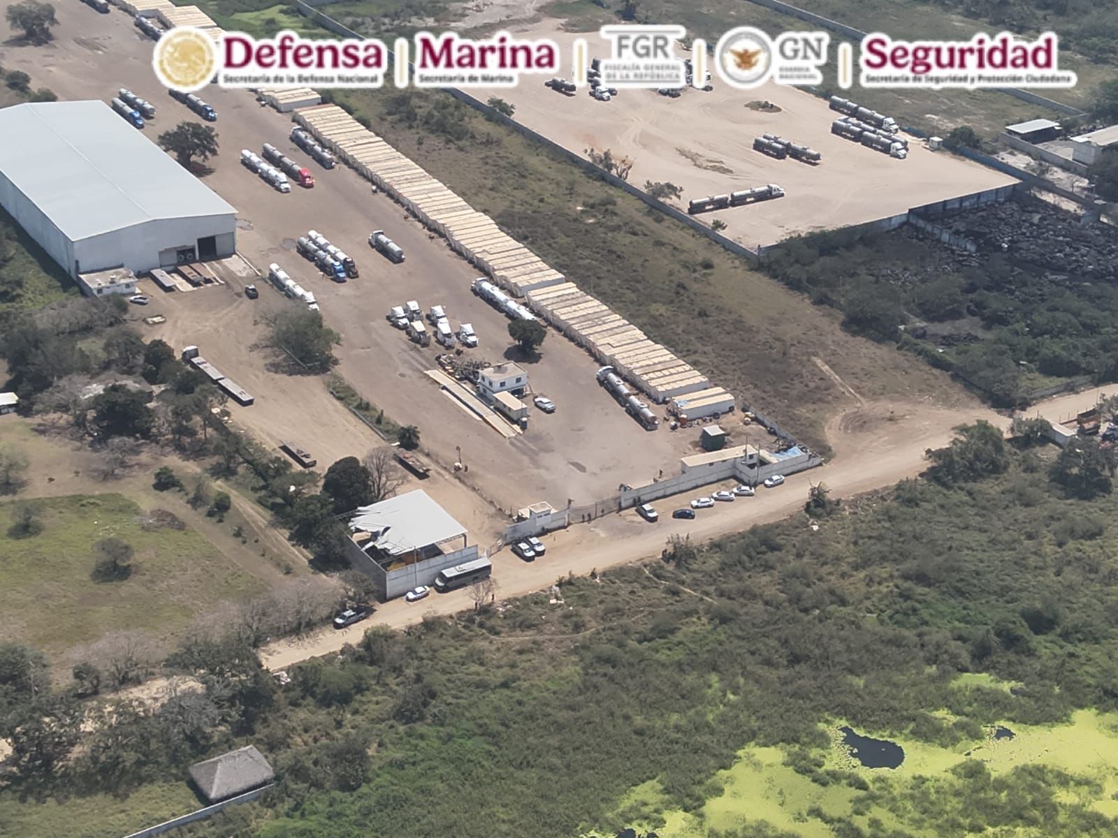 Se aseguraron 10 millones de litros de diésel, 192 contenedores, 23 tractocamiones con remolque, diversas armas de fuego y municiones, entre otros materiales