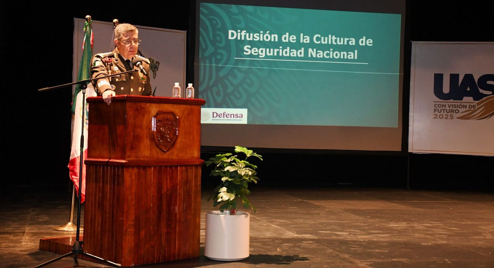 Secretaría de Defensa Nacional brinda conferencia en la UAS 