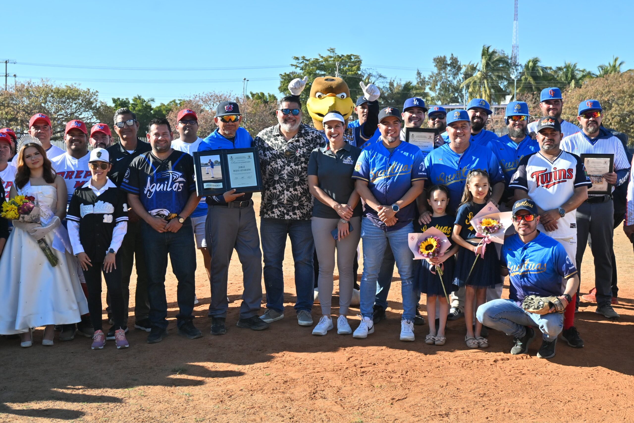 Fabiola Verde, directora del Instituto Municipal del Deporte Mazatlán, acude al acto de apertura del circuito que cumple 44 años de historia, en honor a Jorge Rojas