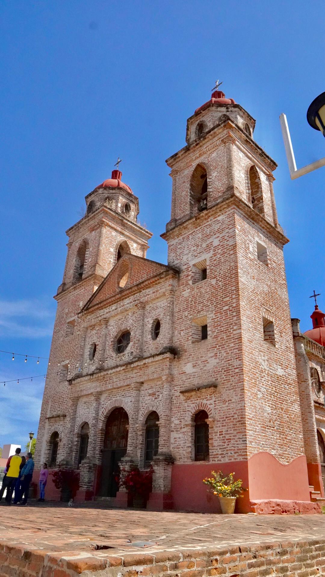 A fin de regresar la afluencia de visitantes al pueblo señorial de Imala, e incentivar con ello su reactivación económica, el Gobierno del Estado de Sinaloa, a través de la Secretaría de Turismo estatal, ha diseñado una estrategia interinstitucional para que este destino colonial, gastronómico y cultural del centro del estado, resurja económicamente.