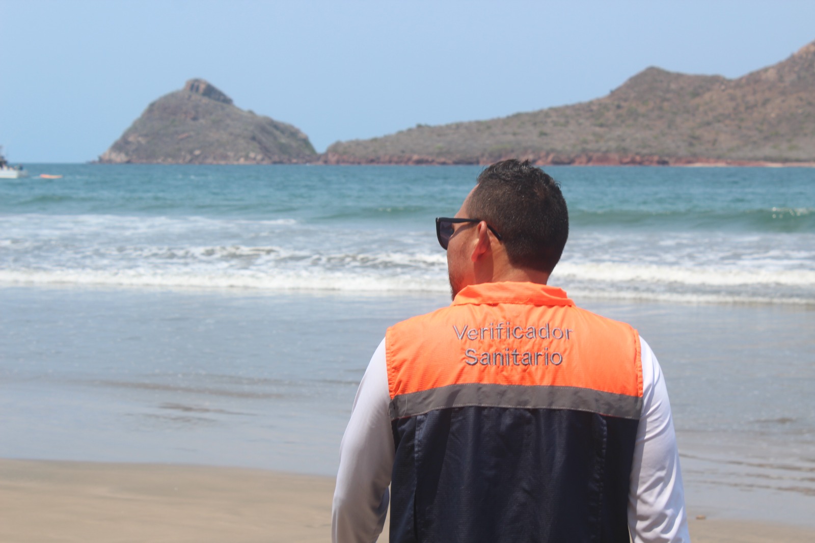 COEPRISS realiza constantemente el monitoreo de las playas públicas del Estado, con el propósito de determinar la calidad sanitaria del agua de mar de uso recreativo y proteger la salud de los usuarios.
