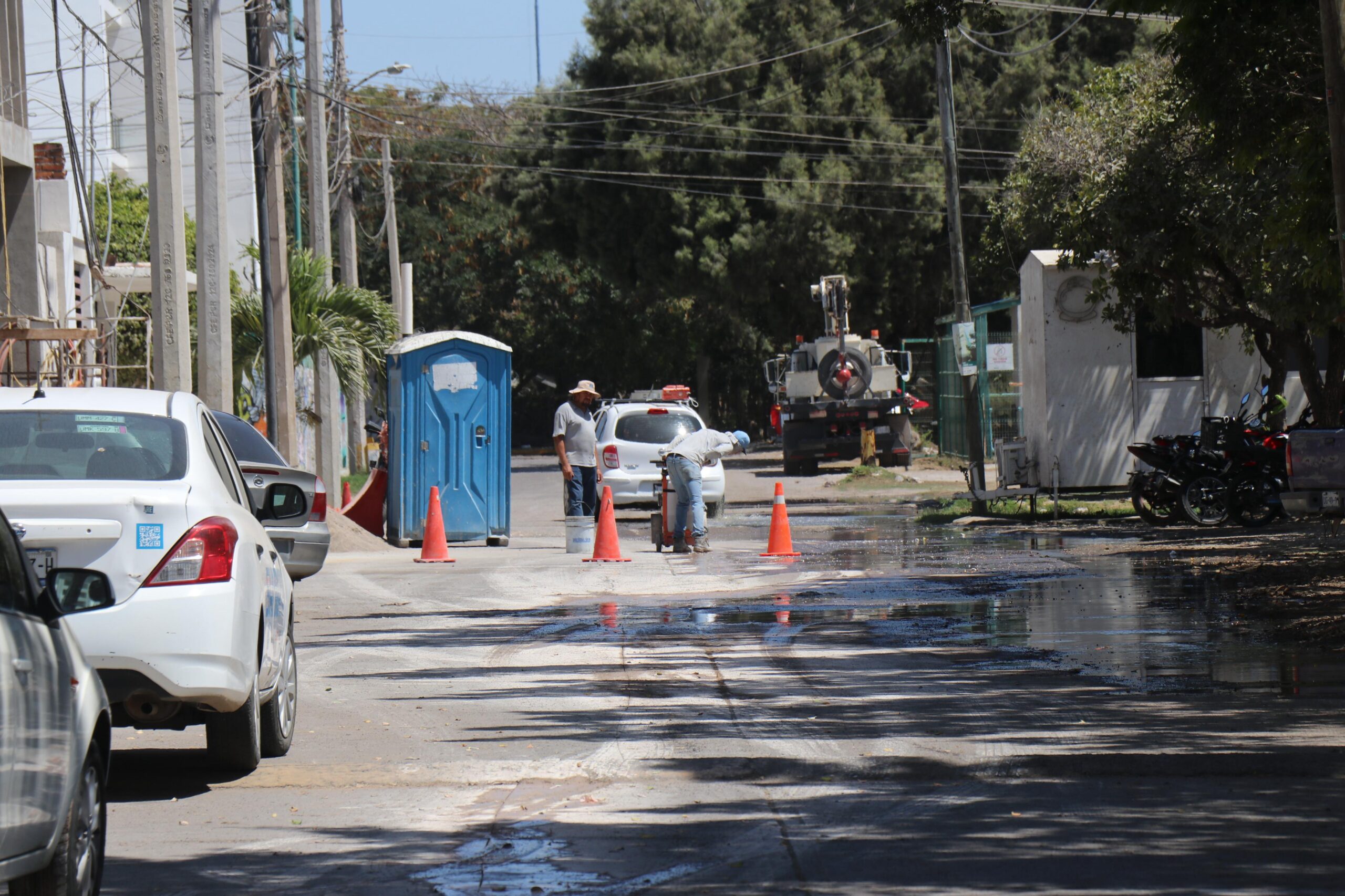 Luego de sondear la red, encontraron dos tramos colapsados, mismos que estaban causando el constante escurrimiento de aguas residuales