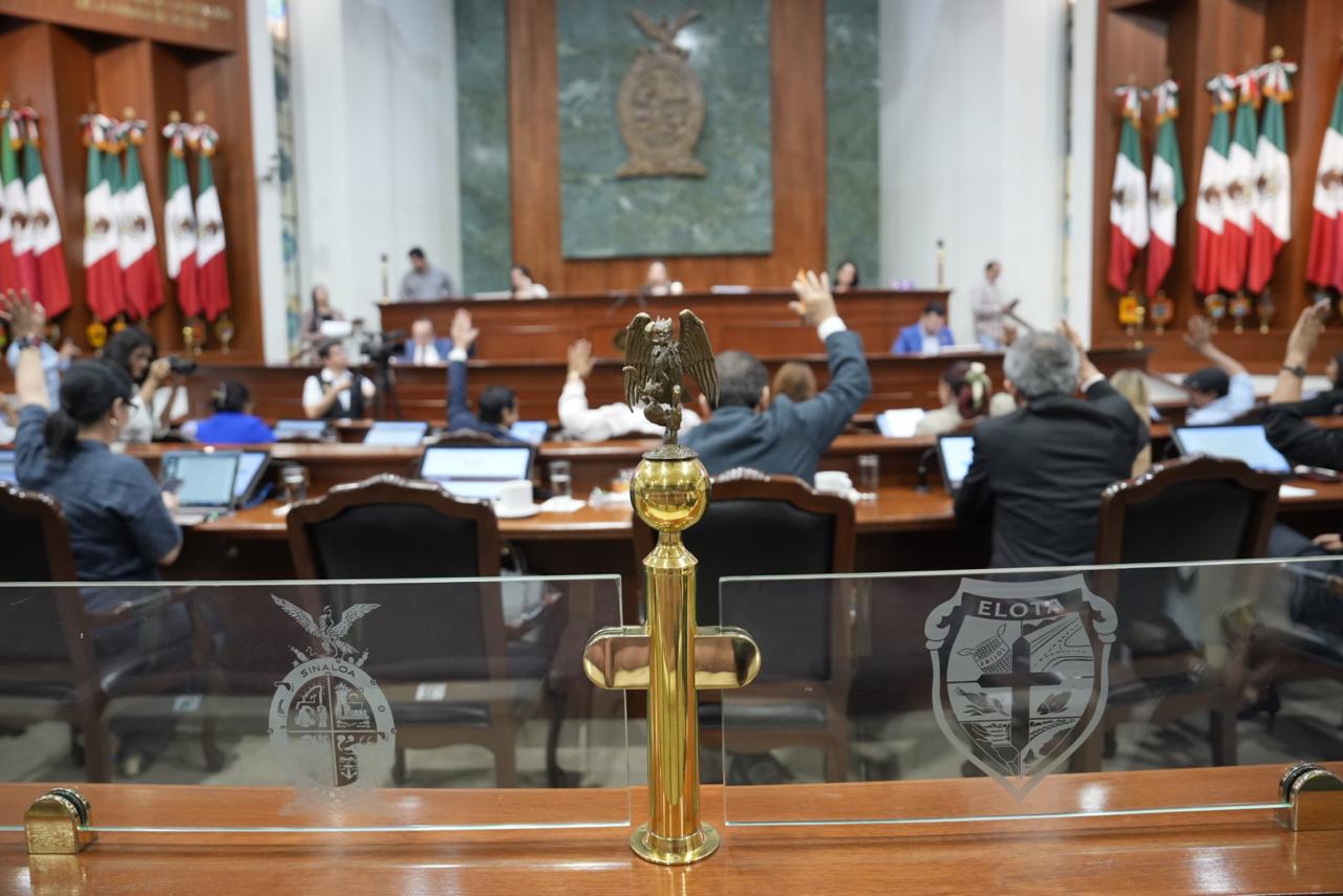 En la Sesión del Congreso del Estado de Sinaloa, desarrollada este martes, la diputada Jesús Angélica Díaz Quiñónez, del Partido Sinaloense, y el diputado Antonio Menéndez de Llano Bermúdez, del Partido Verde Ecologista de México, expusieron posicionamientos sobre las medidas de seguridad y recomendaciones para lograr una “Semana Santa blanca”.
