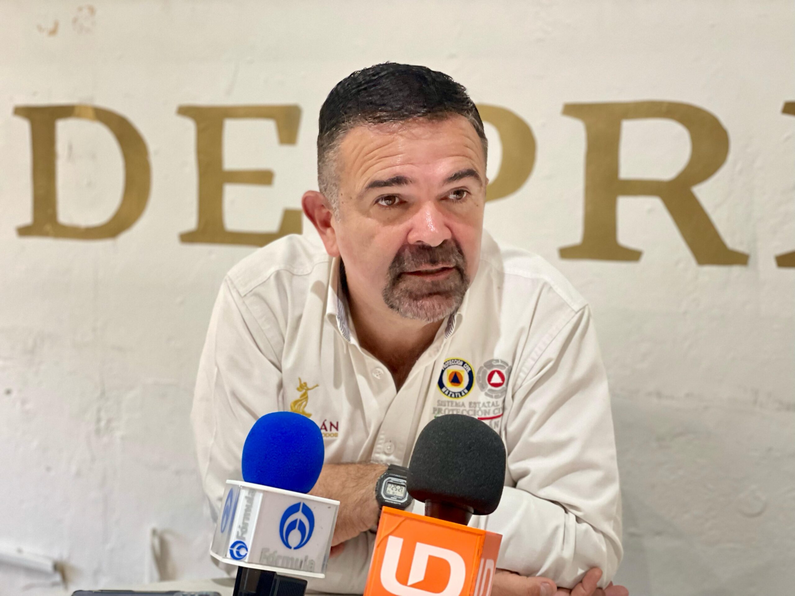 Los datos preliminares datan de dos personas sin vida y daños materiales en vehículos y bodega