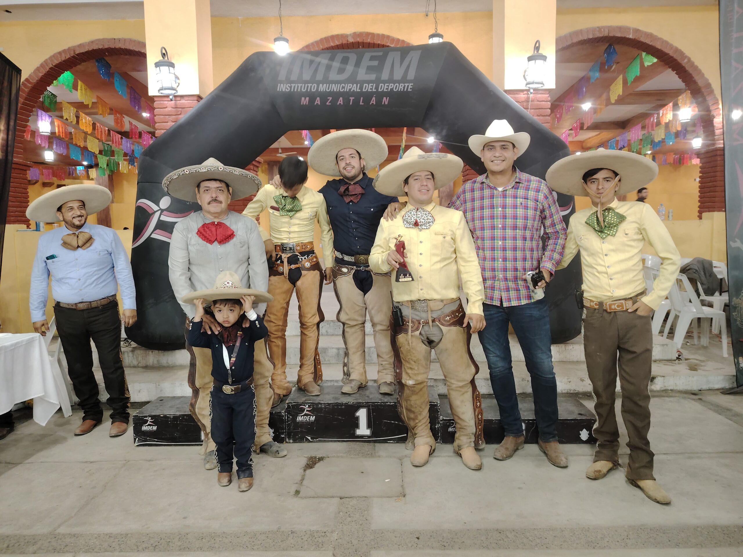 Comandado por Geovanny Rodríguez, Carlos Rendón y Gustavo Marroquín, el escuadrón finiquita una actuación convincente en el Lienzo Charro de la Colonia Juárez, logrando 297 puntos; el segundo lugar fue para Charros del Quelite, mientras que en tercer lugar se ubicaron los Charros de Mazatlán