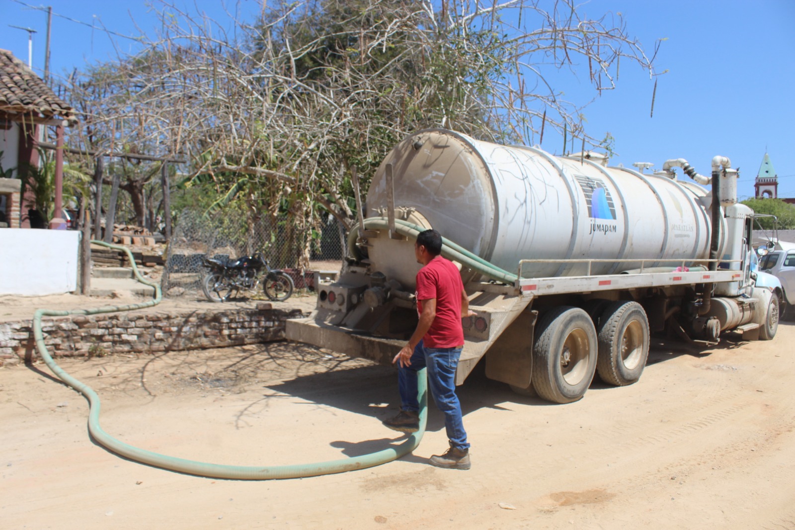 El Gobierno de la Presidenta Estrella Palacios Domínguez, fomenta el saneamiento de la comunidad rural