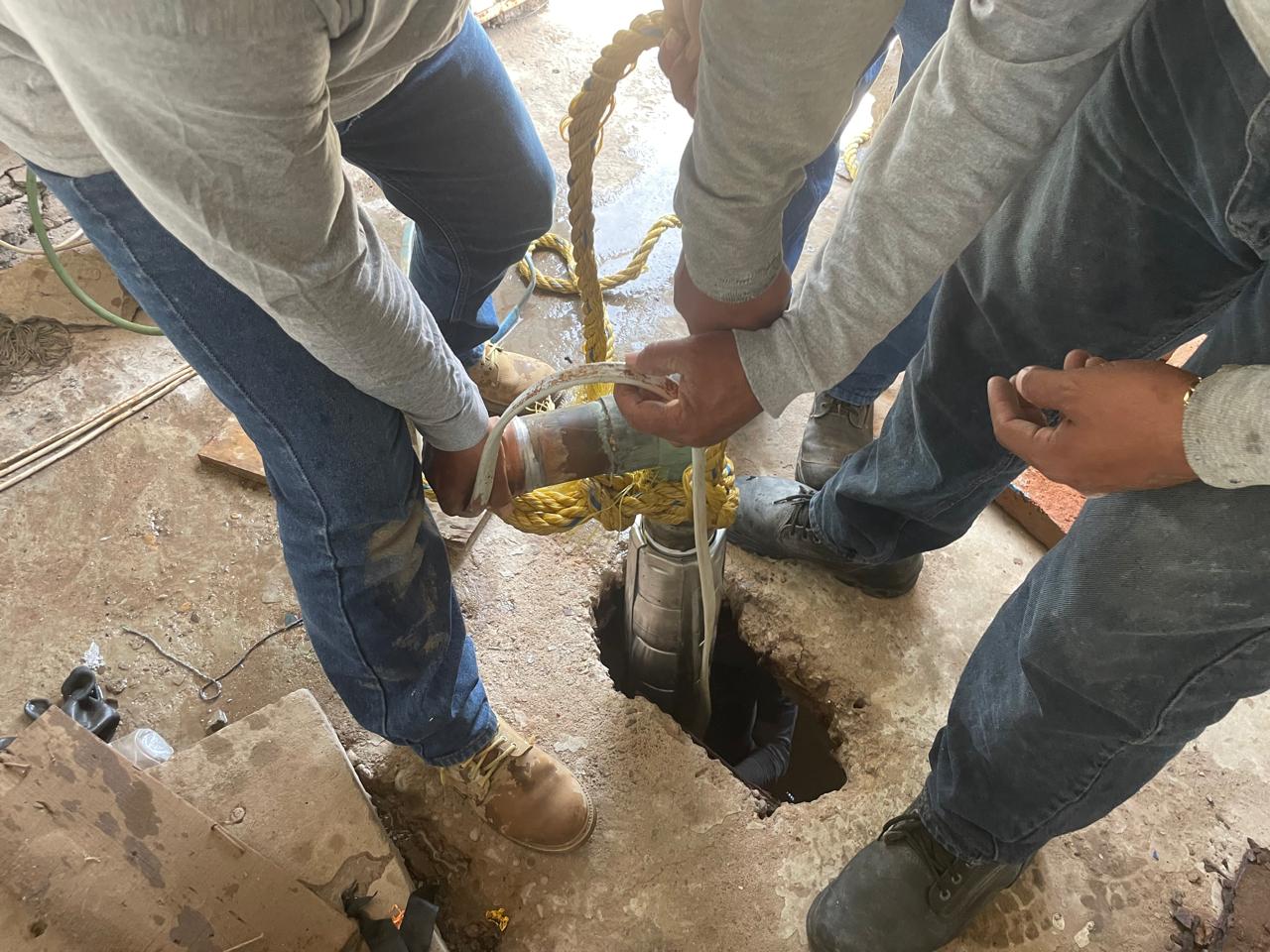 Realiza trabajos de mantenimiento correctivo al equipo de rebombeo, lo que permite mejorar el suministro y presión