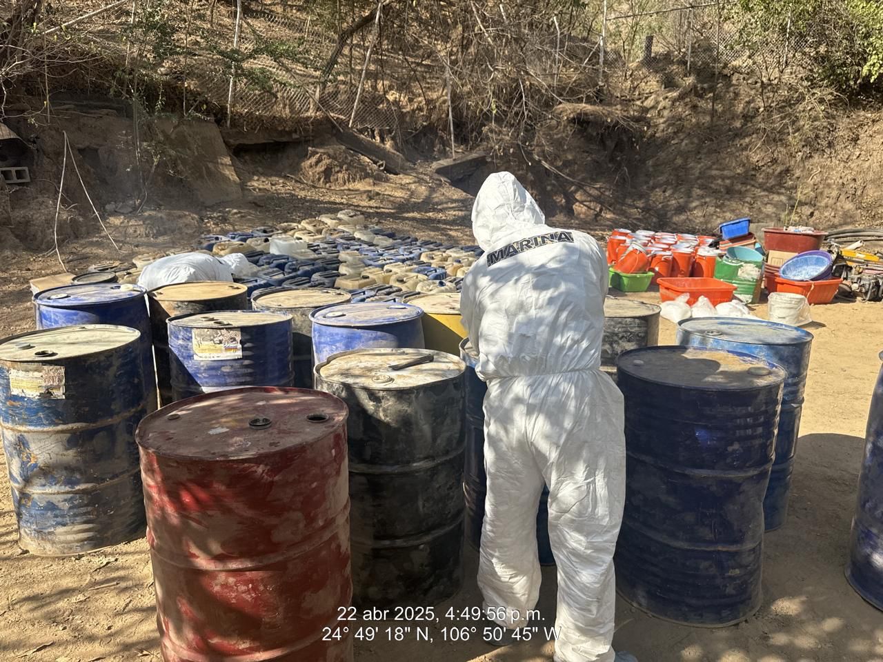 En el presente año personal naval a desmantelado 38 laboratorios, casi 19 toneladas de metanfetaminas y casi 290 toneladas de sustancias químicas empleadas en la fabricación de drogas sintéticas