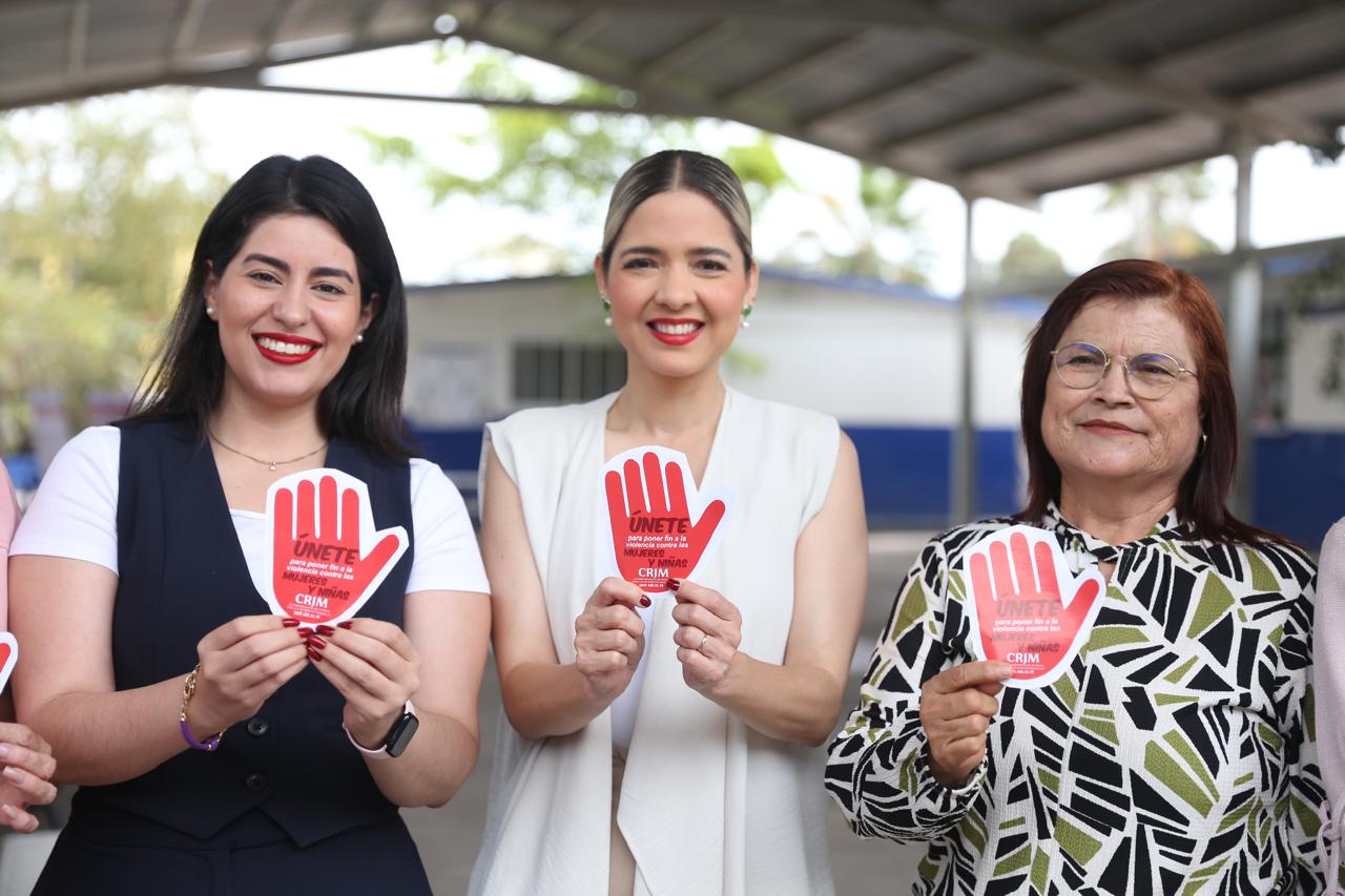 En el marco del Día de la Niñez, la Presidenta Municipal de Mazatlán, Estrella Palacios Domínguez, y la Secretaria de las Mujeres de Sinaloa, Ana Francis Chiquete Elizalde, promueven los derechos de las y los infantes en el plantel educativo