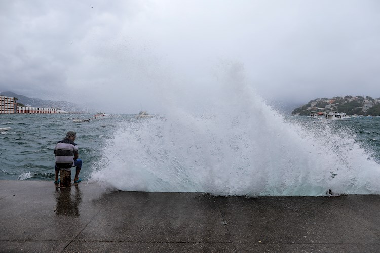 La temporada de ciclones inicia el 15 de mayo en el océano Pacífico, el 1 de junio en el Atlántico y culmina el 30 de noviembre