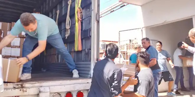 Legisladores y Ejecutivo buscan echarle la bolita al INE, preludio de su desaparición.
INE pone trabas a la cobertura informativa.  ¿Qué se elige en Sinaloa?.
Cae más pronto una Beatriz Gutiérrez que un cojo.
Se mueven los partidos a pesar de su artritis en Sinaloa.
