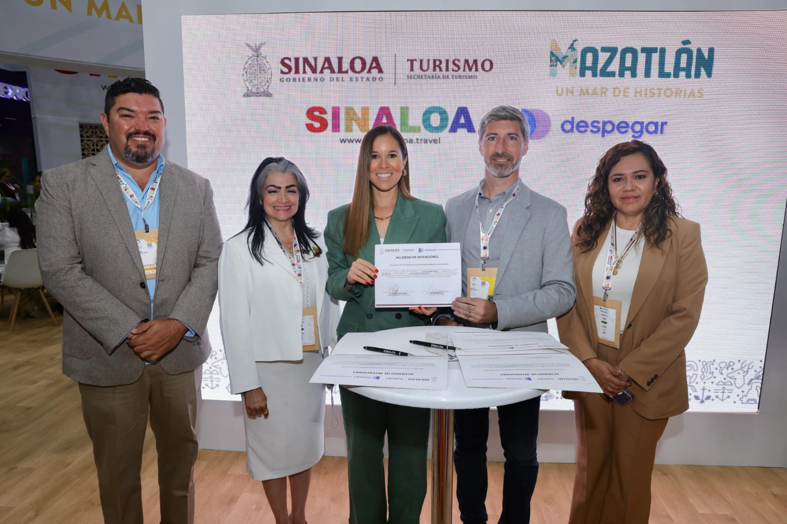 La secretaria de Turismo, Mireya Sosa Osuna, destacó las alianzas y acuerdos que se lograron con socios comerciales, como Expedia, Despegar, Best Day y Price Travel, así como el compromiso de trabajar en sinergia con los secretarios de turismo del país y el incremento de la conectividad aérea 