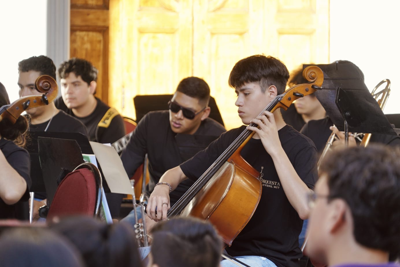 La Orquesta Juvenil compuesta por alumnos de la Escuela de Música de CULTURA, cautivó al público de todas las edades durante casi 60 minutos de repertorio, colmado de bandas sonoras de películas, videojuegos y series infantiles.