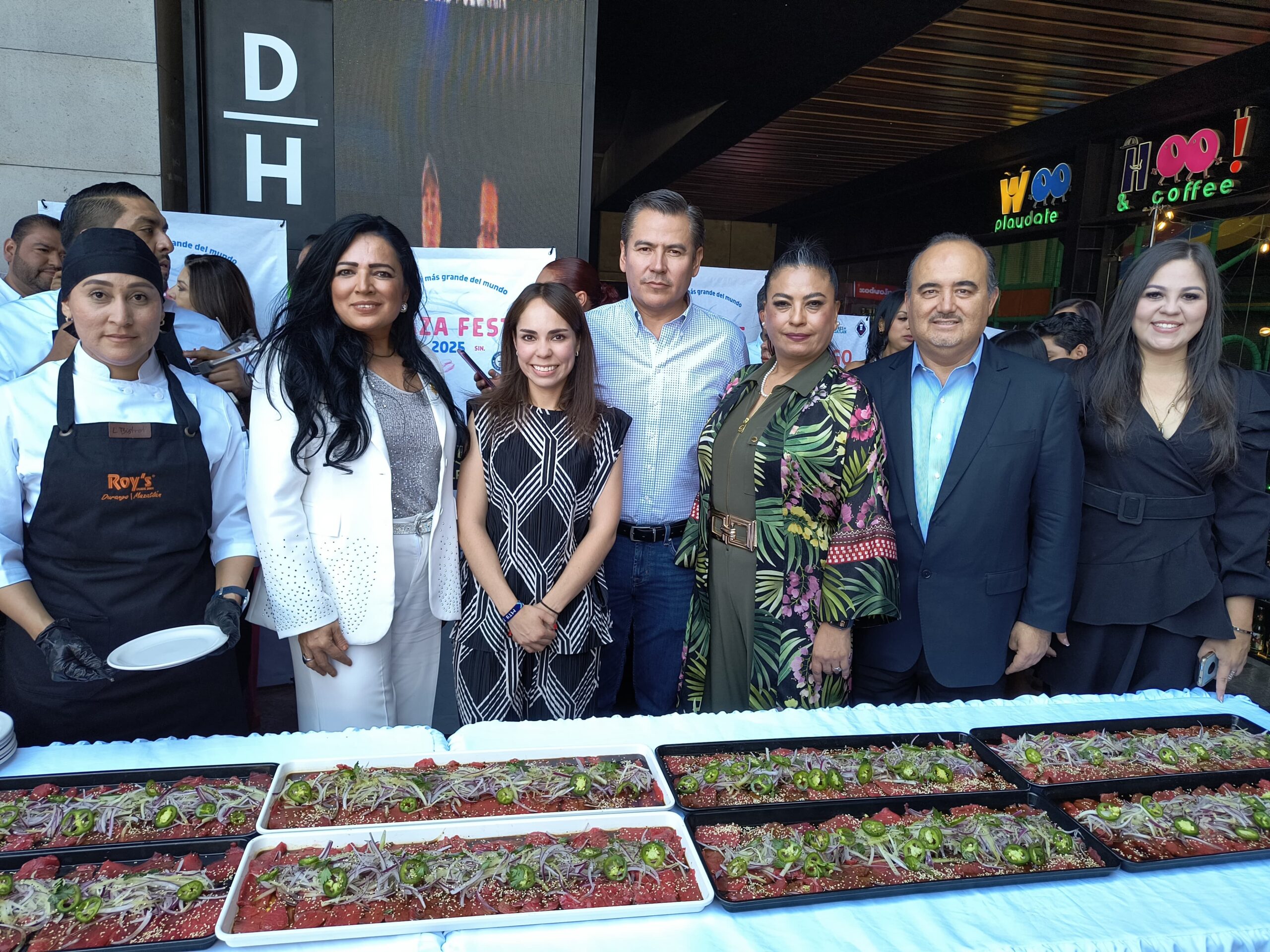 Invitan a duranguenses a ser parte del Récord Guinness del Sashimi de Atún Más Grande del Mundo
Este miércoles se llevó a cabo la presentación de este evento y una degustación de sashimi en la capital del Estado vecino

