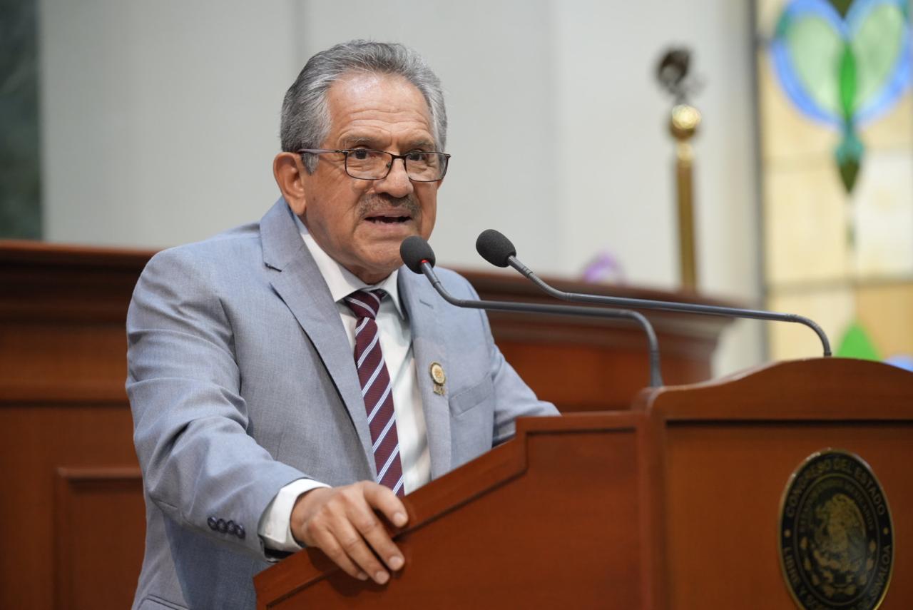 En el marco de la celebración del Día del Maestro, que se conmemora hoy 15 de mayo, el Congreso del Estado emitió posicionamientos para reconocer la labor de las y los docentes en la formación del México del hoy y del mañana.