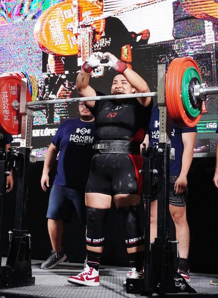 Tras cumplir con los criterios de clasificación en el Campeonato Nacional 2025 la atleta mazatleca podrá participar en el Campeonato Norteamericano de Powerlifting, a celebrarse en Islas Caimán.