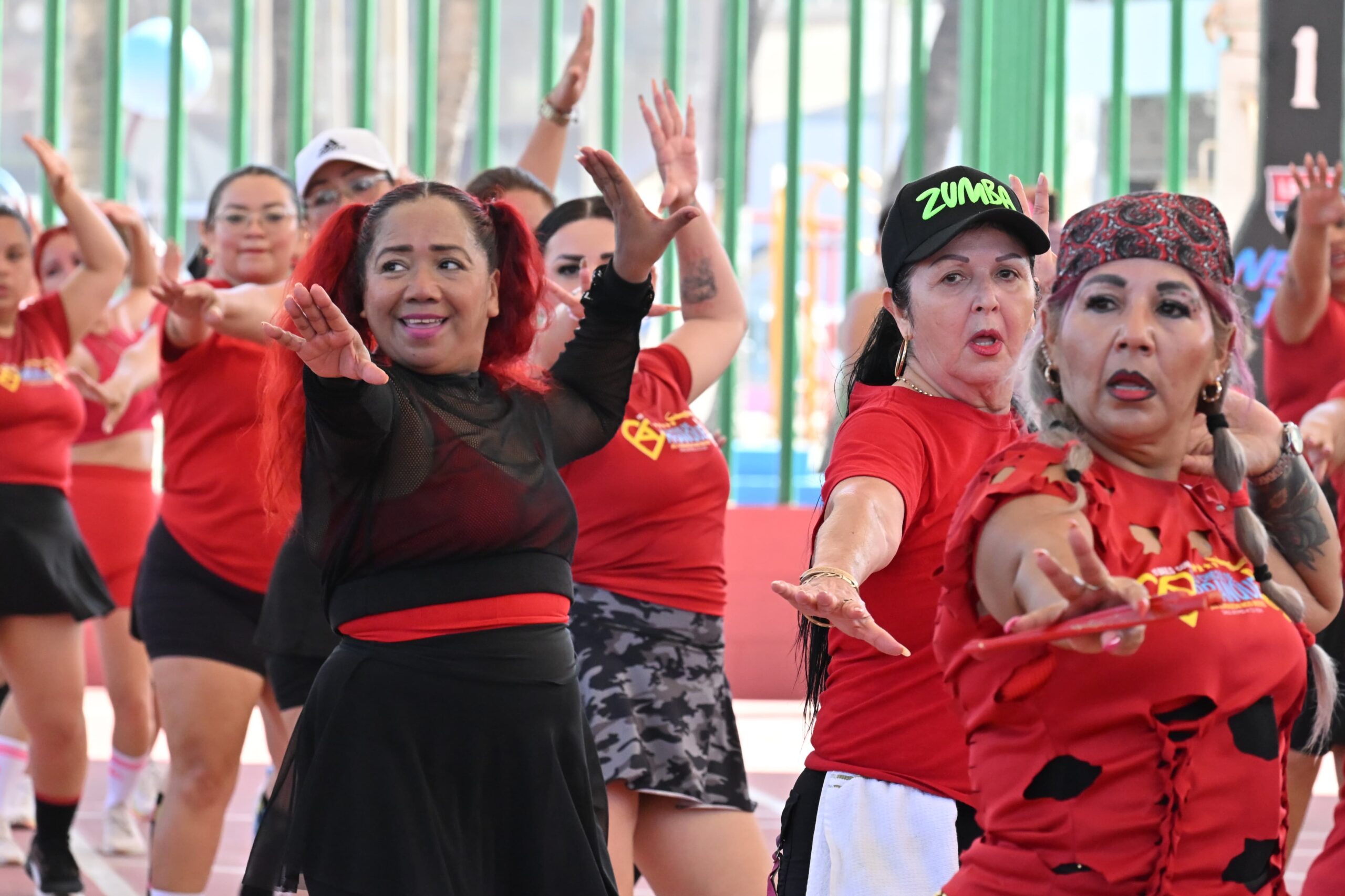 Se unen los instructores de danza fitness afiliados al organismo para ofrecer una Master Class llena de diversión y buena vibra
