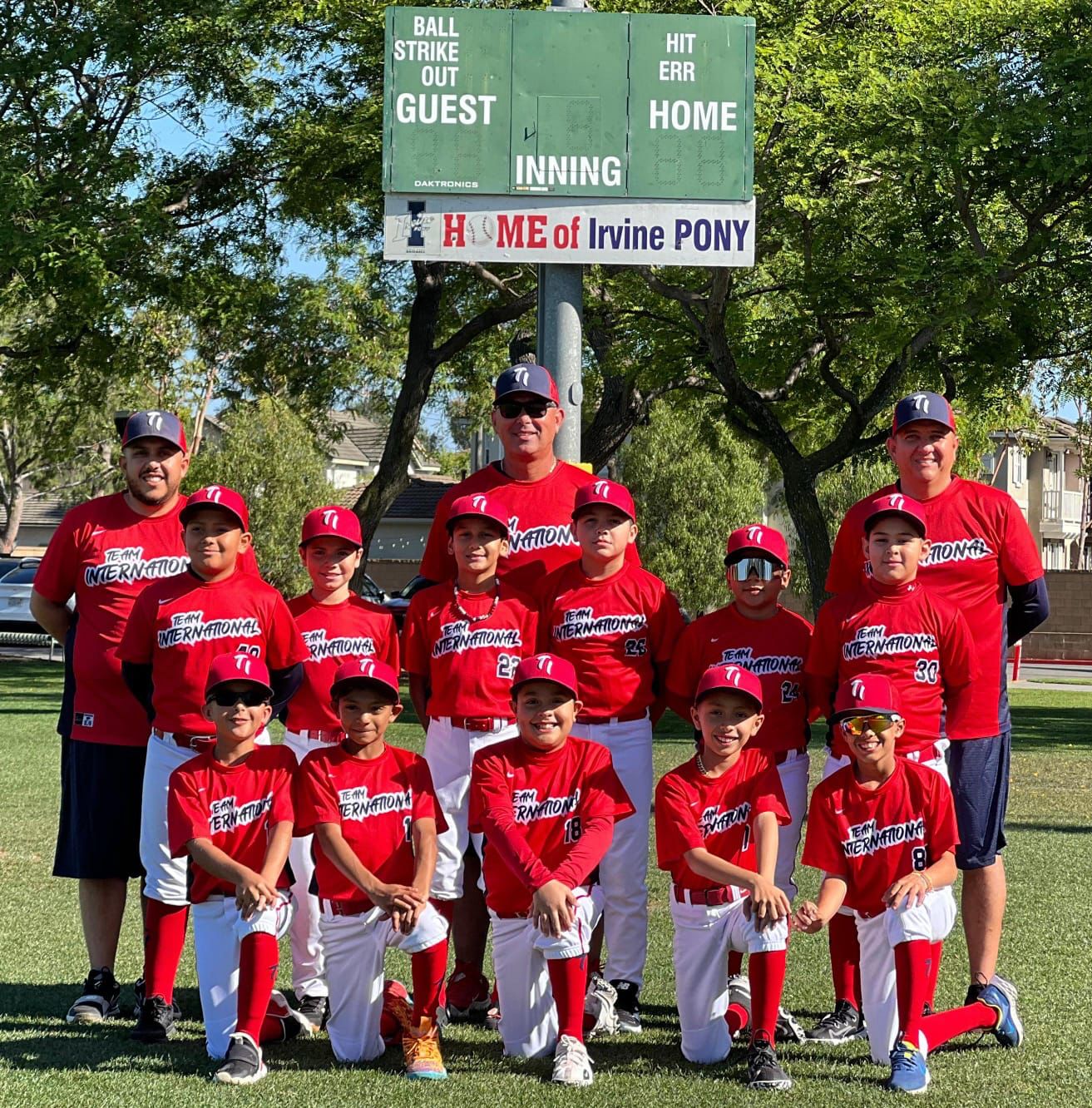 -	5 peques mazatlecos participaron en el Team International coronado campeón en le Irvine Pony Baseball Memorial Day Tournament.