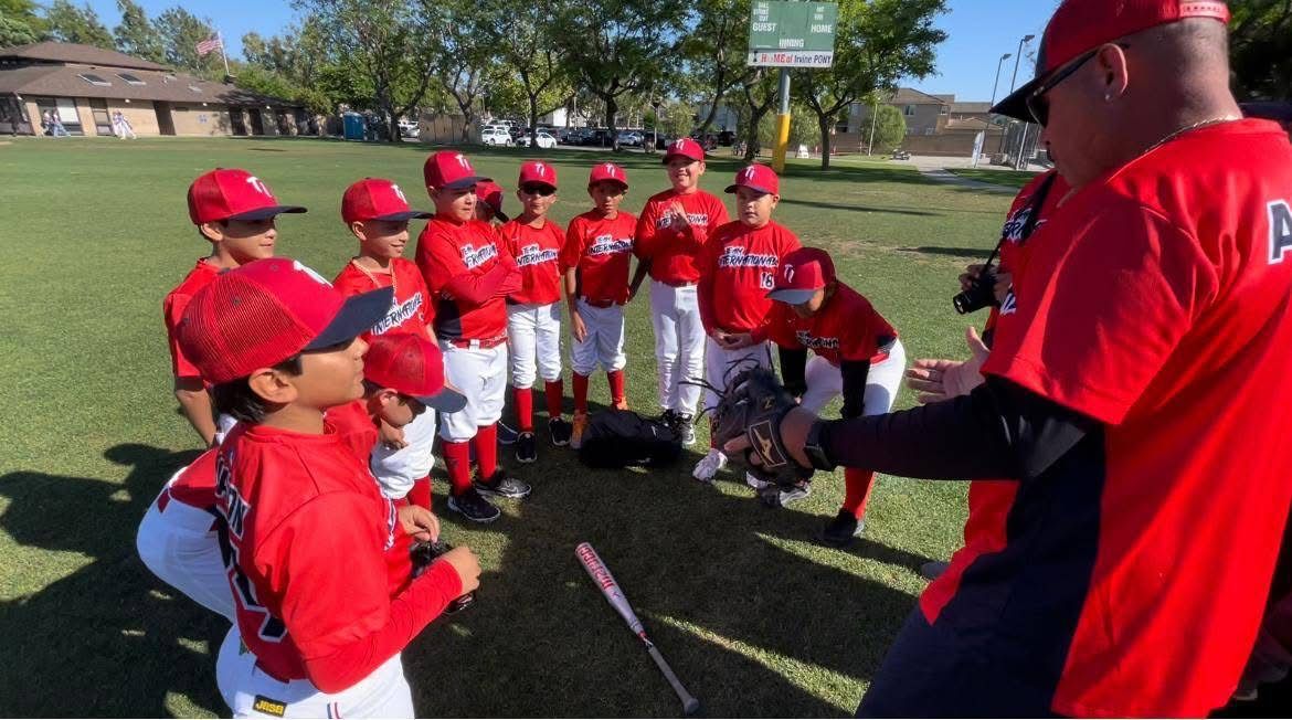 -	5 peques mazatlecos participaron en el Team International coronado campeón en le Irvine Pony Baseball Memorial Day Tournament.