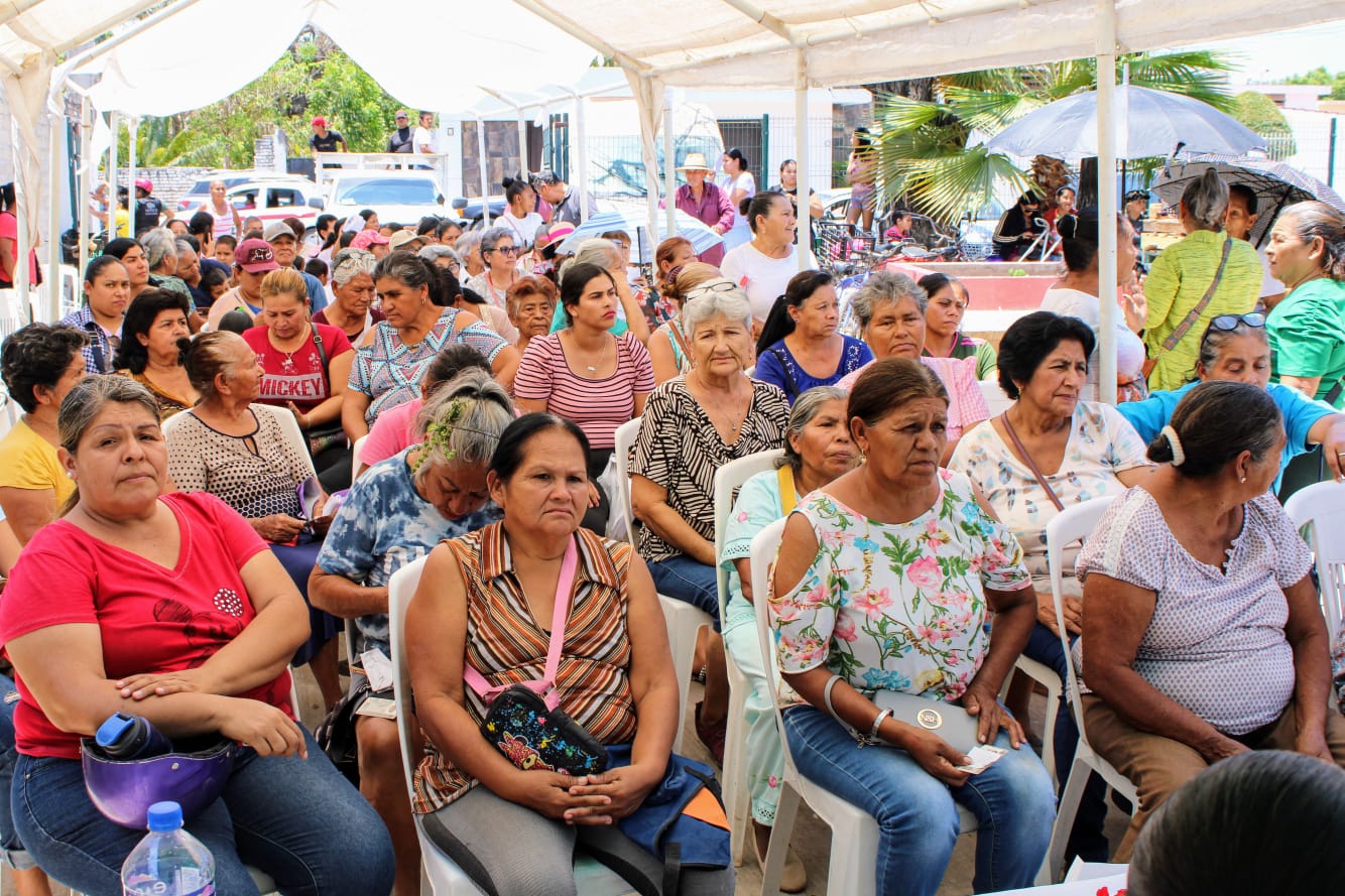 inicio a la entrega de despensas correspondientes al Programa de Atención Alimentaria, que busca fortalecer la economía de los hogares escuinapenses en situación de vulnerabilidad.